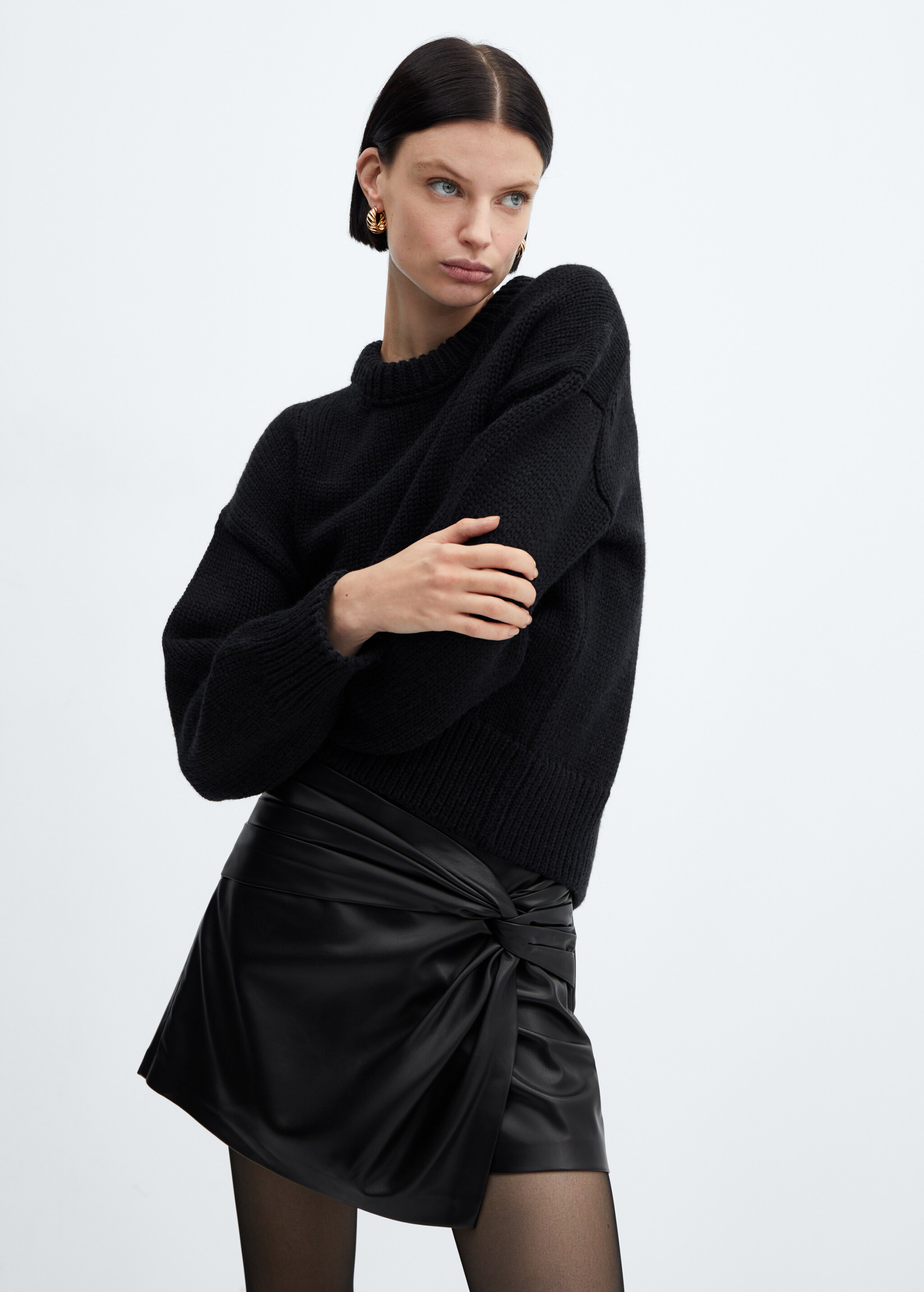 Leather-effect culottes - Details of the article 1