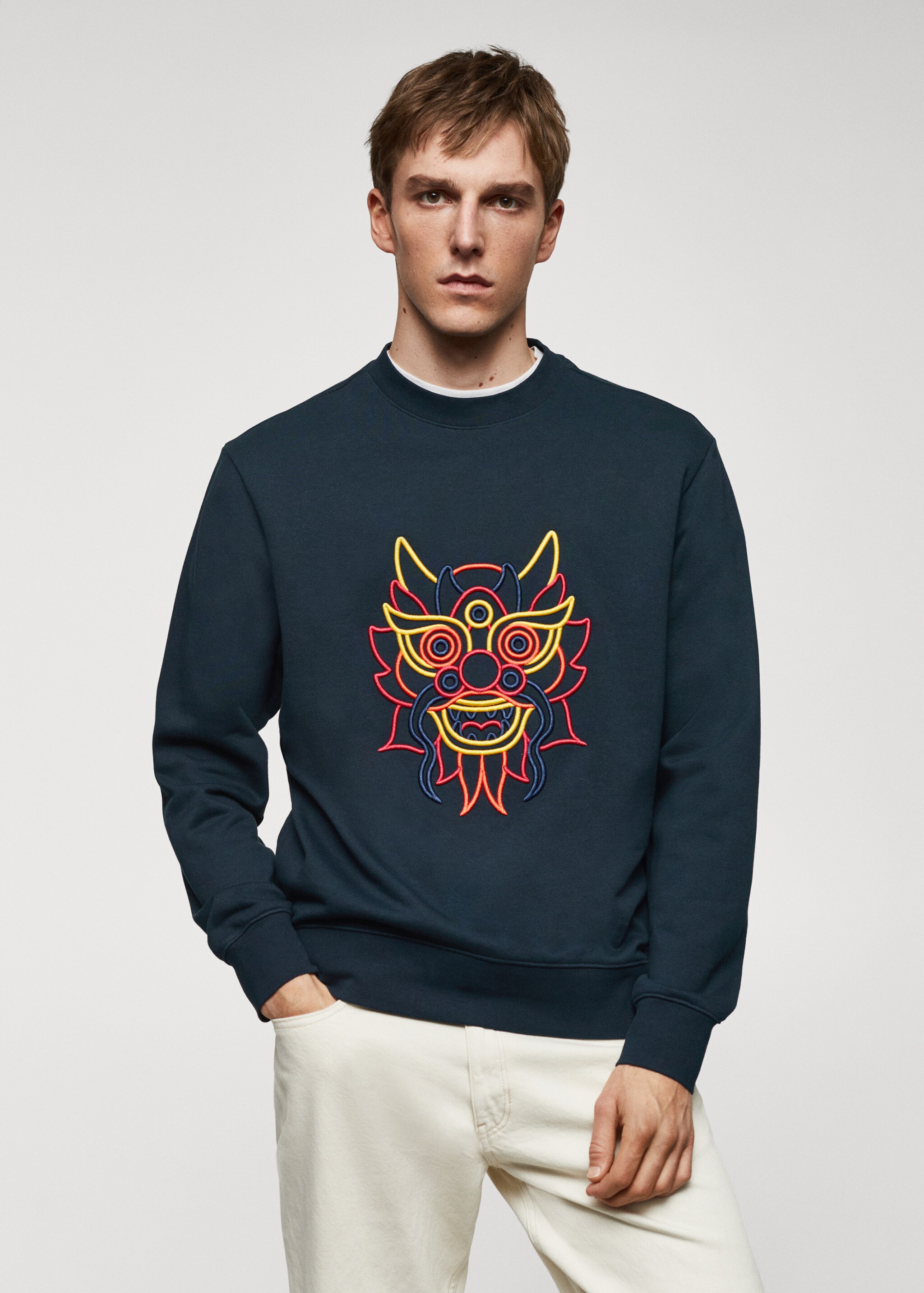 100% cotton sweatshirt embroidered detail - Medium plane