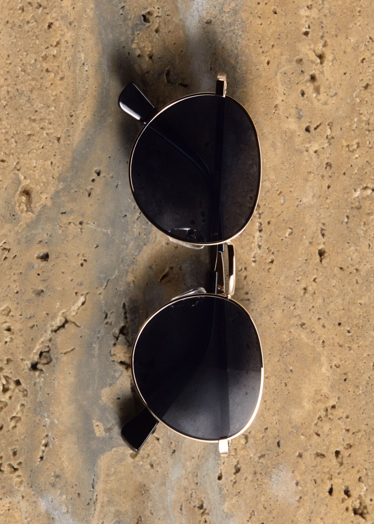 Sonnenbrille mit rundem Metallgestell - Detail des Artikels 7