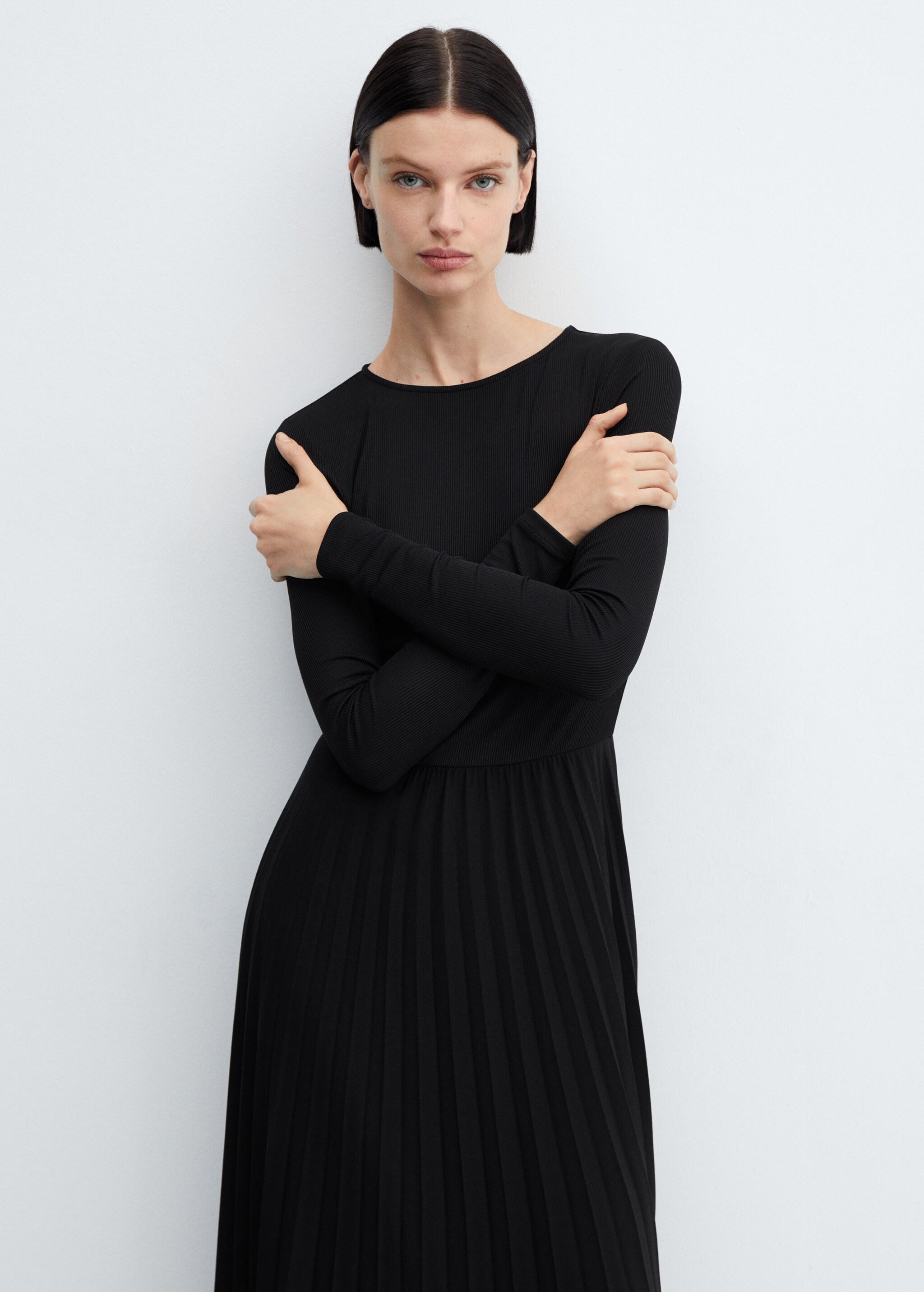 Pleated hem dress - Details of the article 2