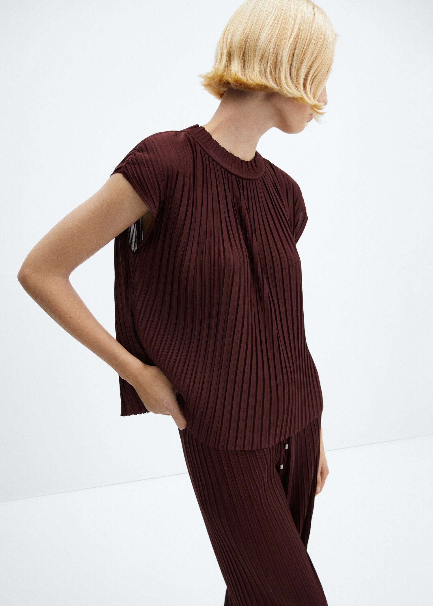 Short-sleeved pleated t-shirt - Medium plane