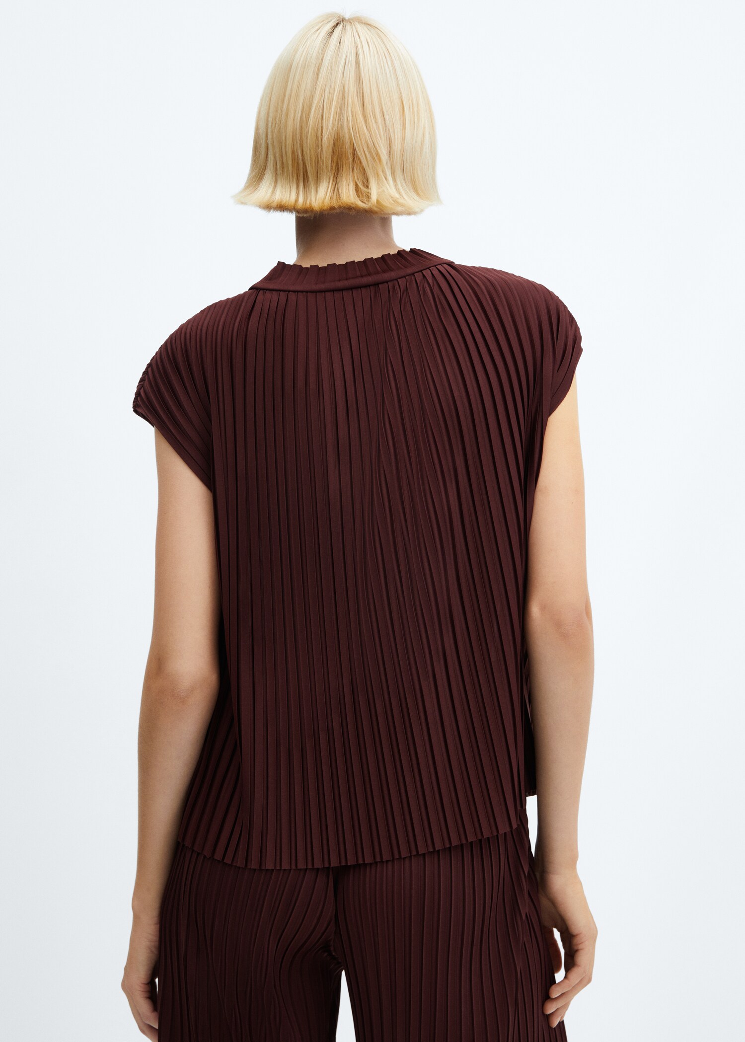 Short-sleeved pleated t-shirt - Reverse of the article