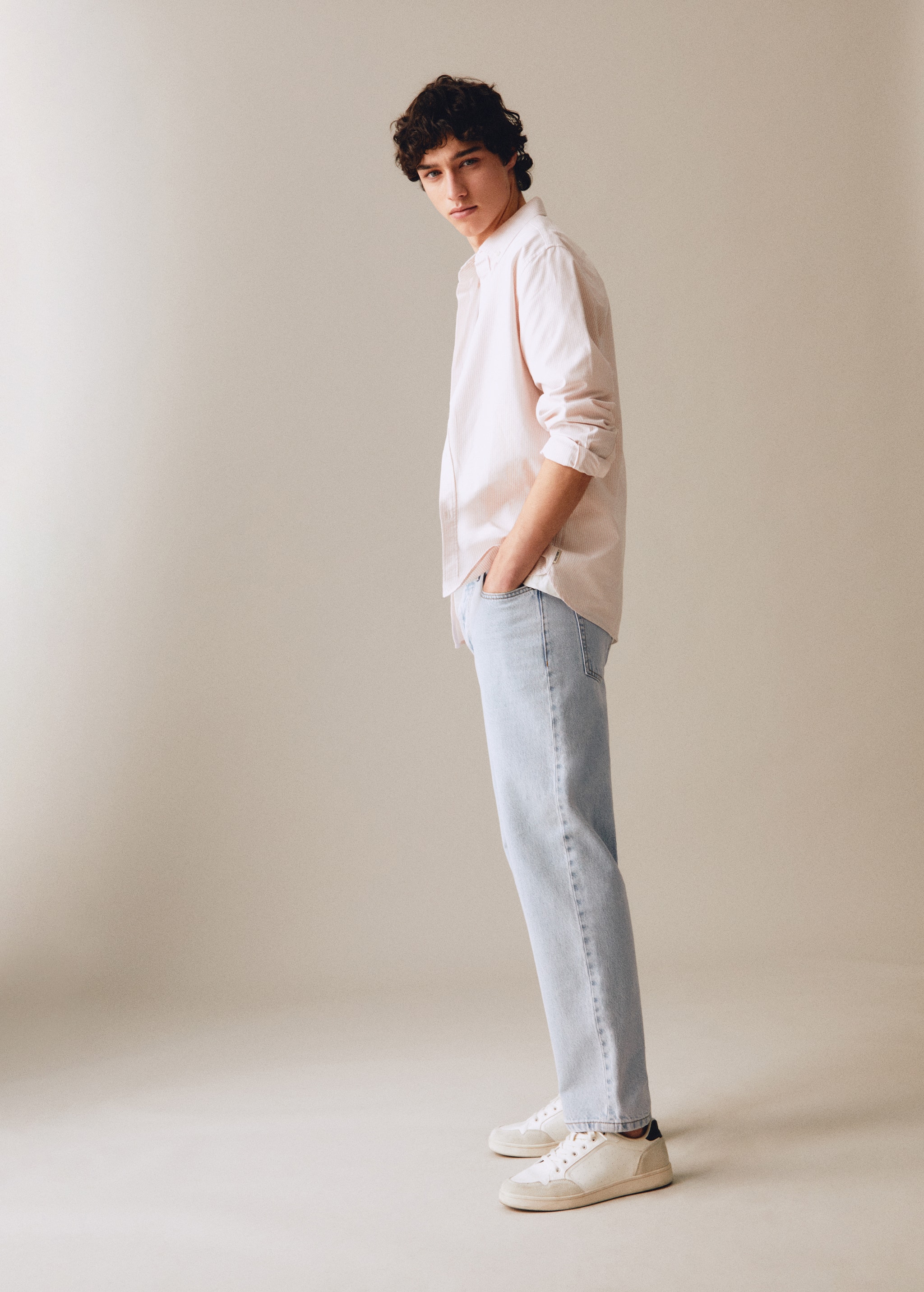 Slim-fit jeans with buttons - Details of the article 5