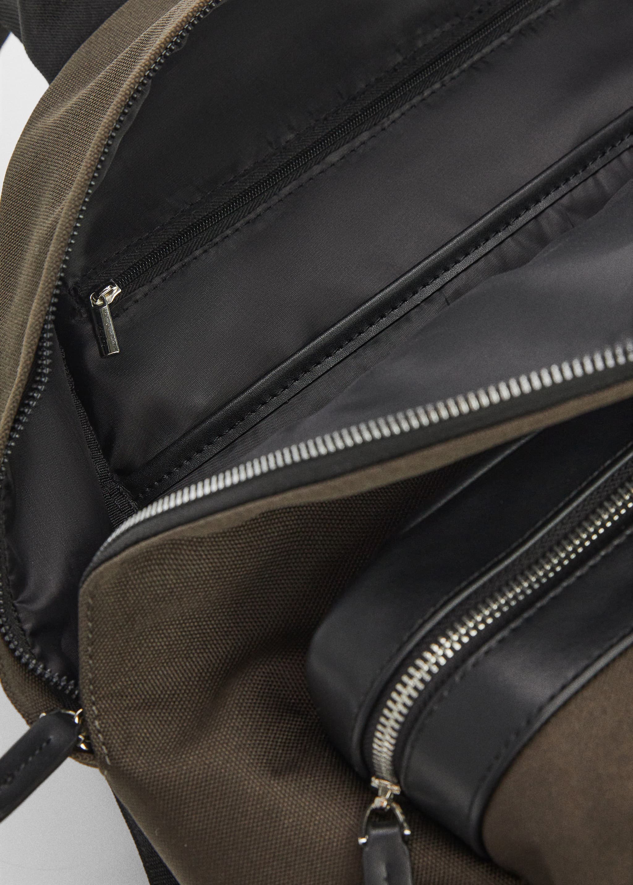 Backpack with leather-effect details - Details of the article 2