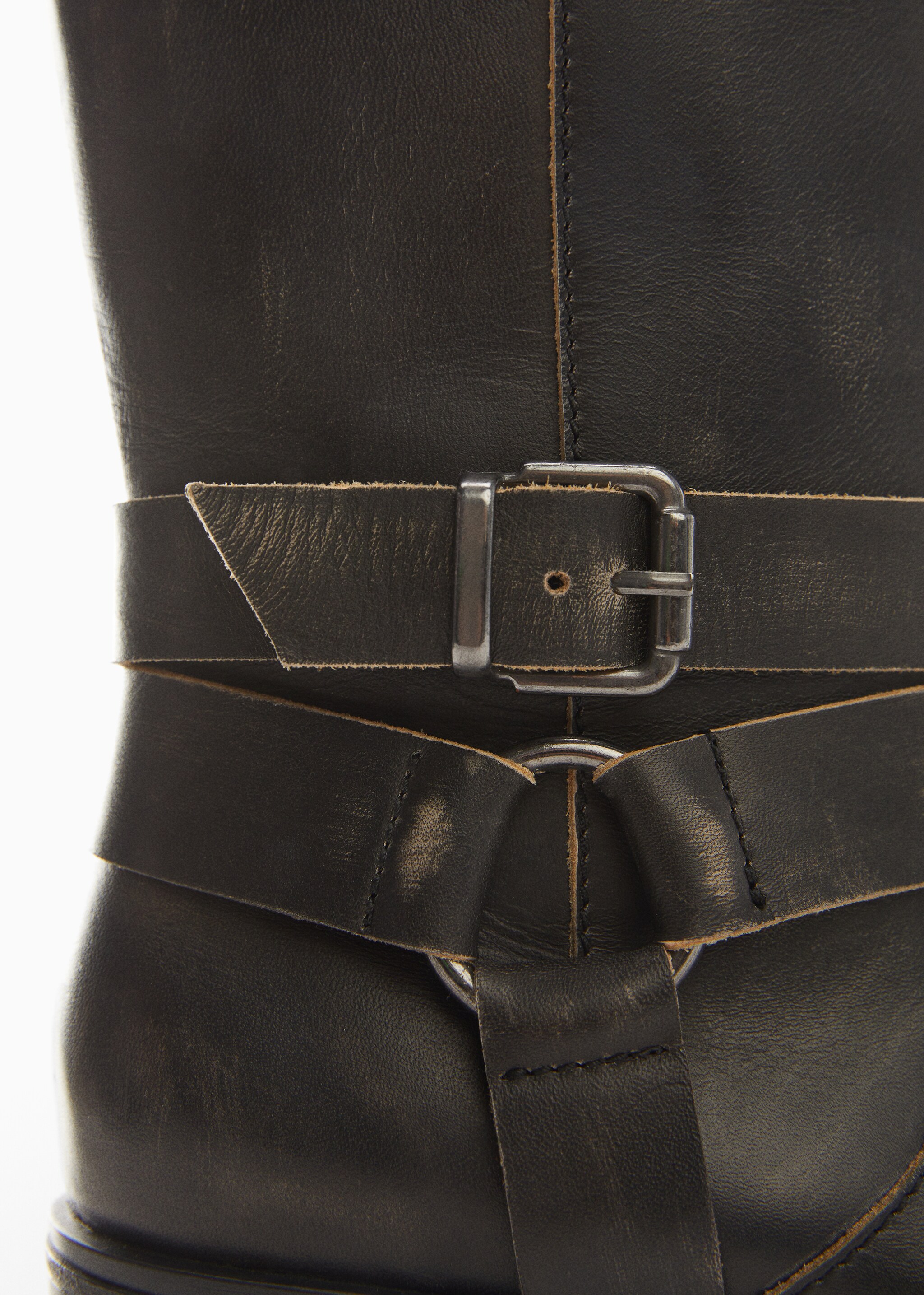 Buckles leather boots - Details of the article 2