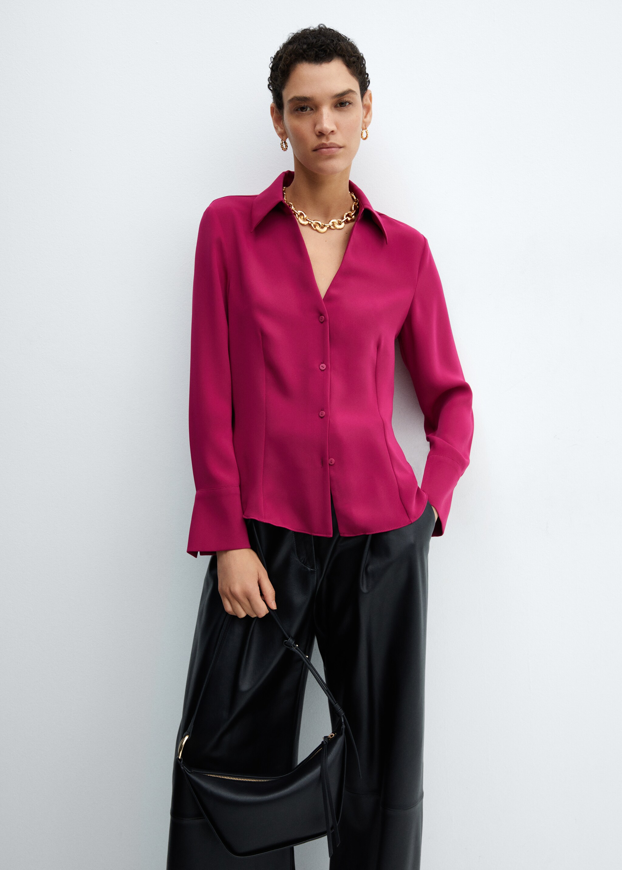 Flowy shirt with seam detail - Details of the article 4