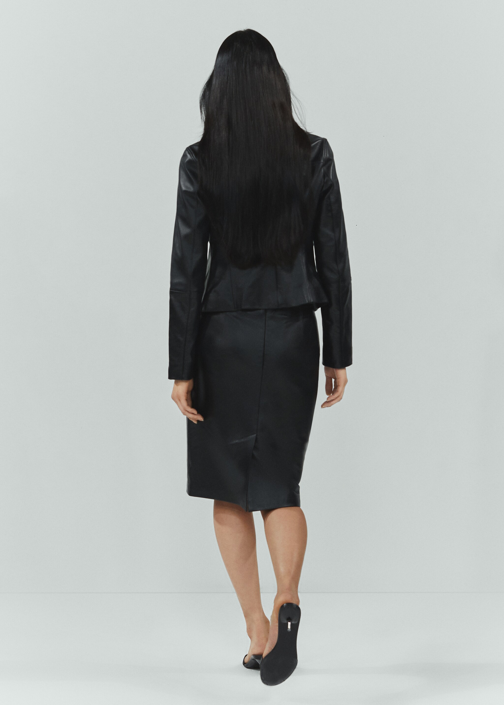 100% leather midi skirt - Reverse of the article