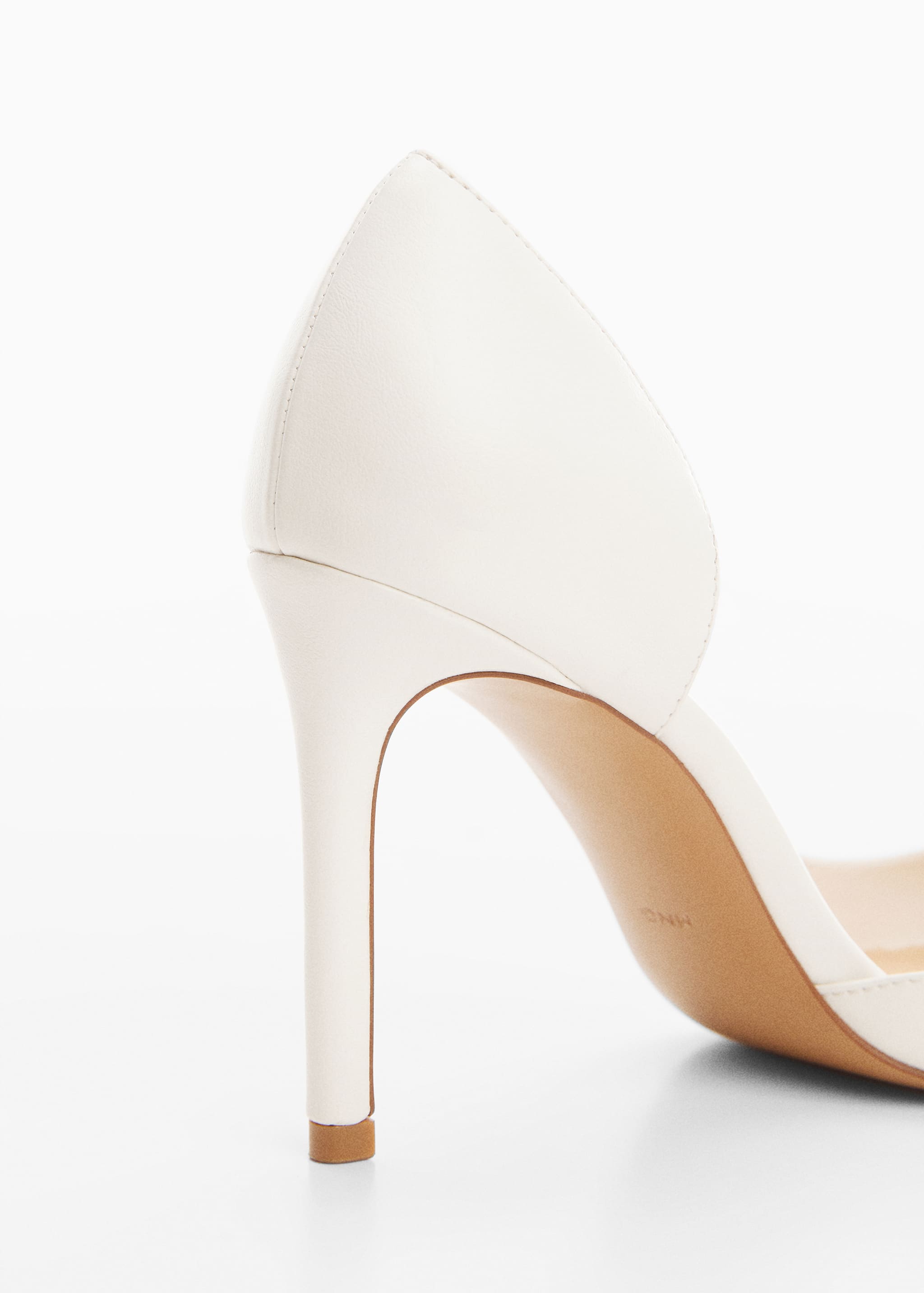 Asymmetrical heeled shoes - Details of the article 1