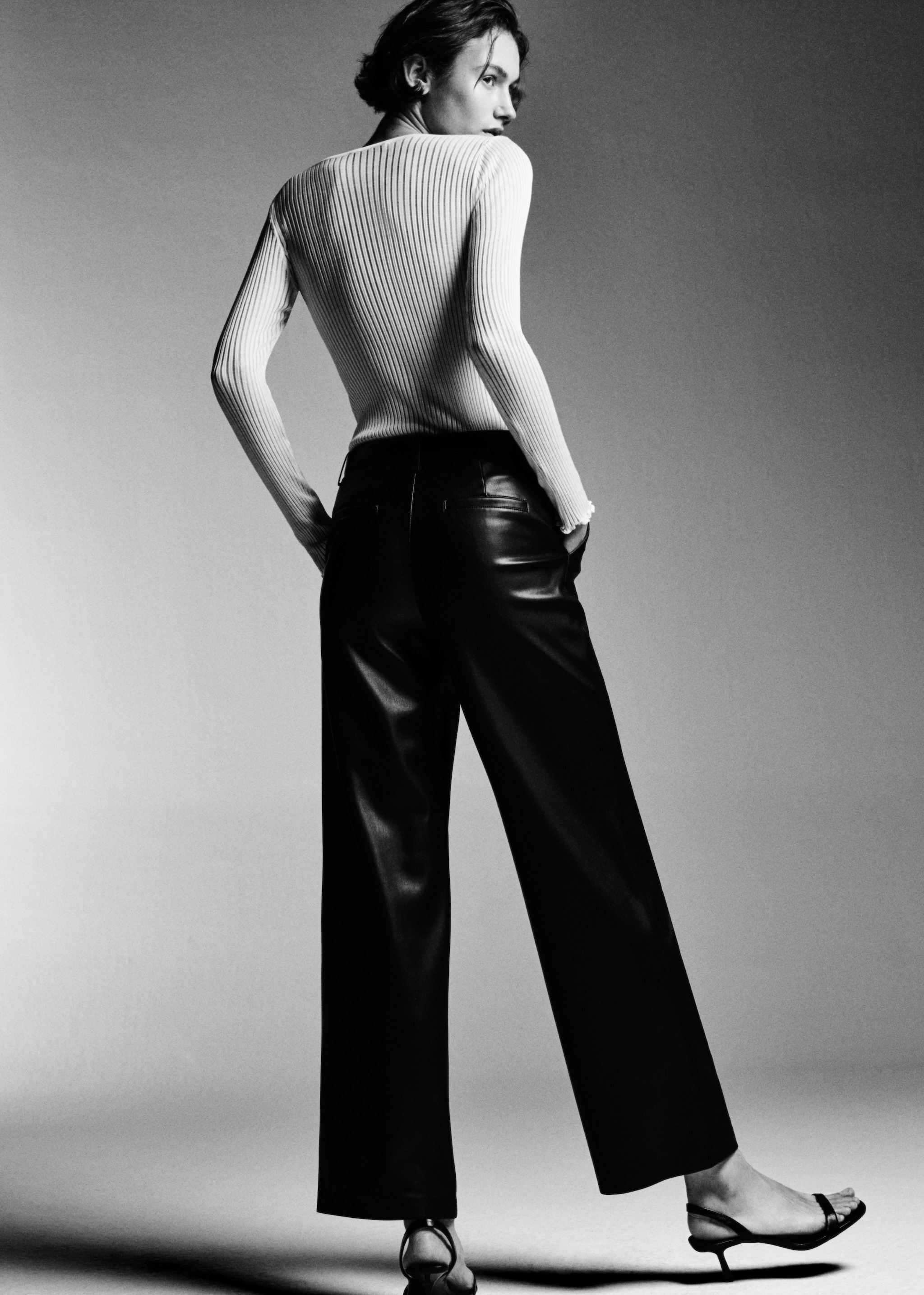 Leather effect high waist pant - Details of the article 6