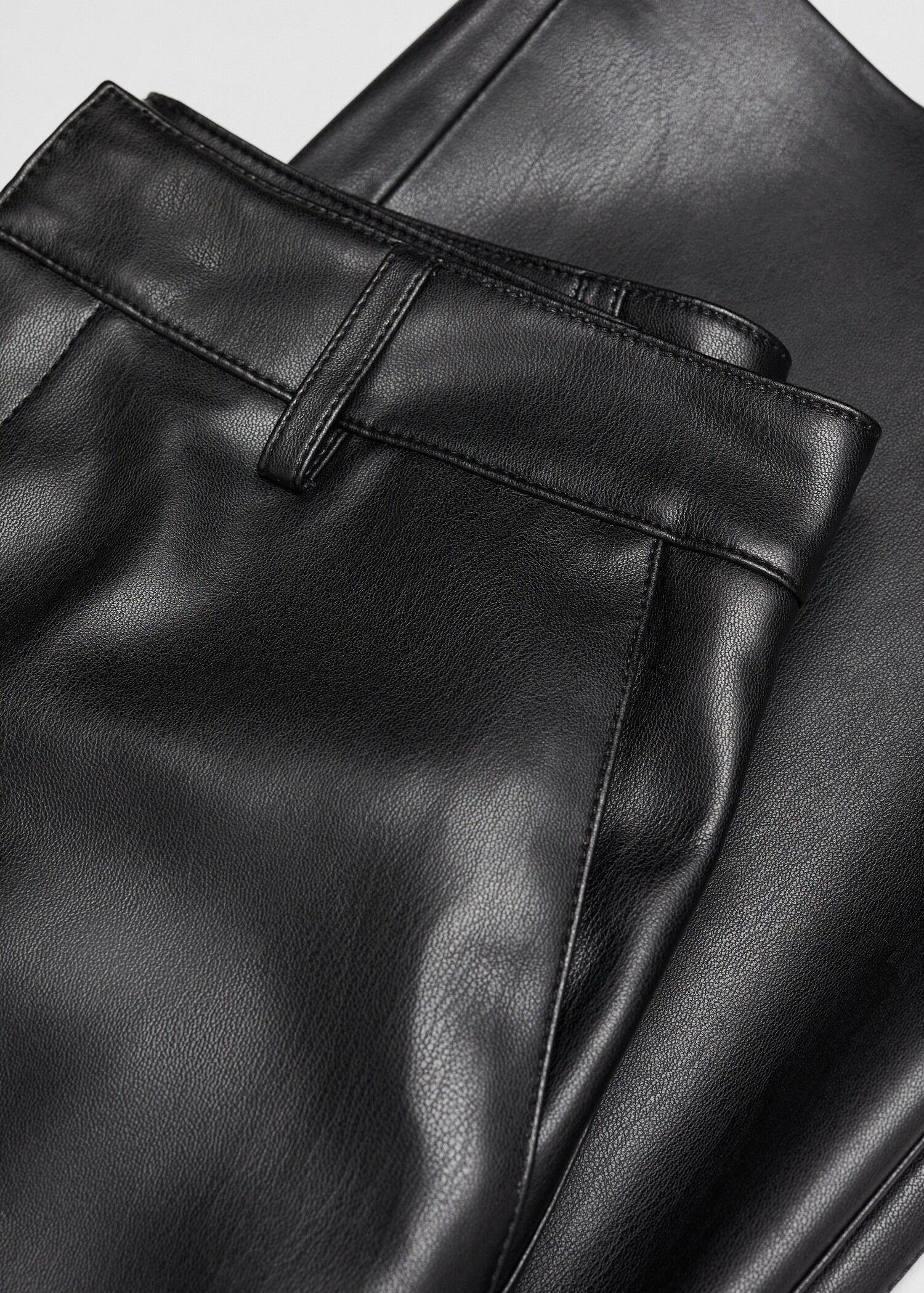 Pantalón tiro alto efecto piel - Detalle del artículo 8