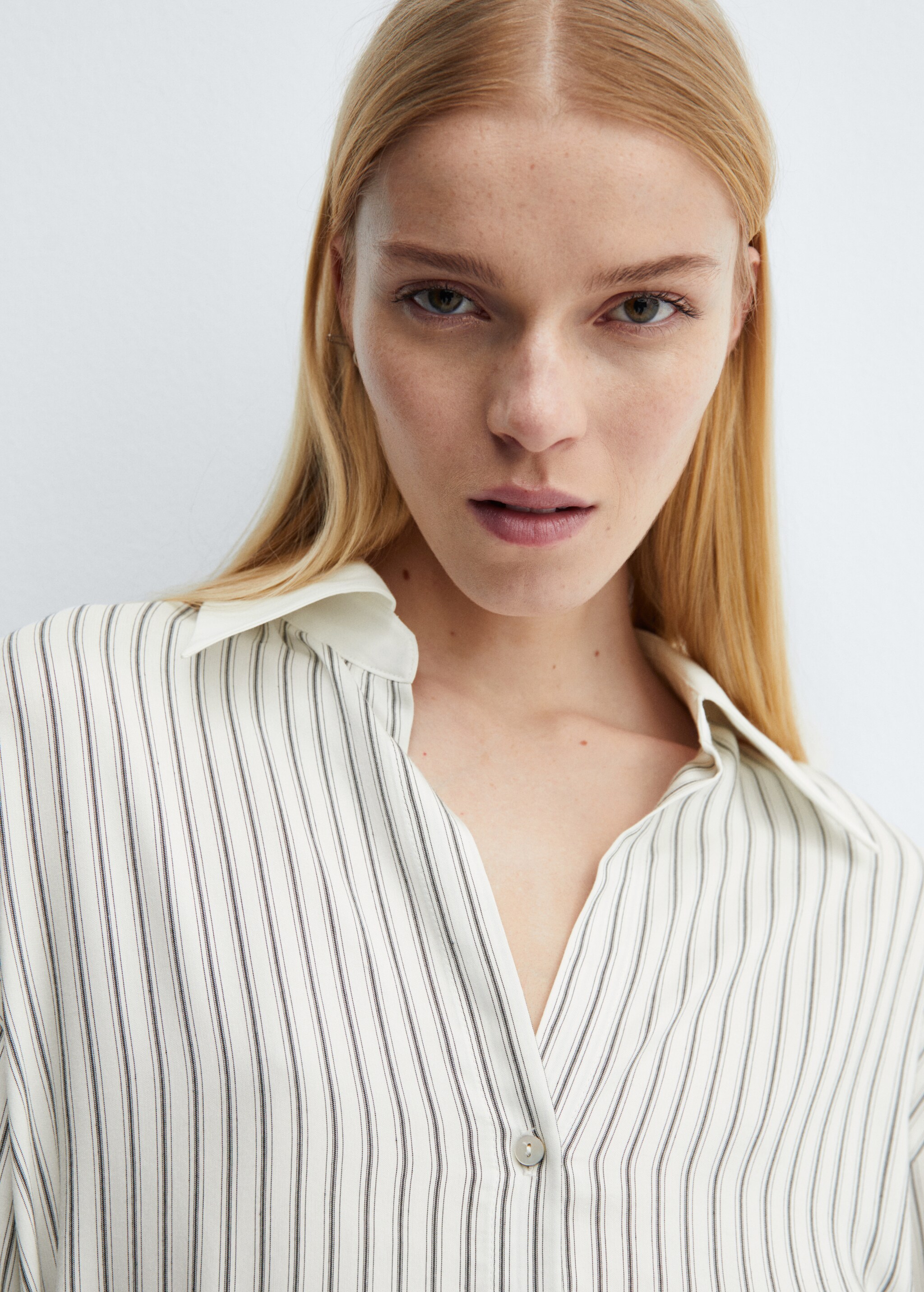 Striped bow blouse - Details of the article 1