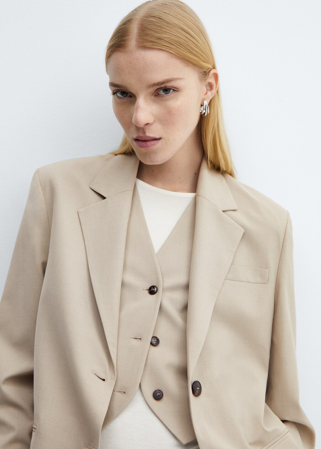 Beige suit jacket womens 2025