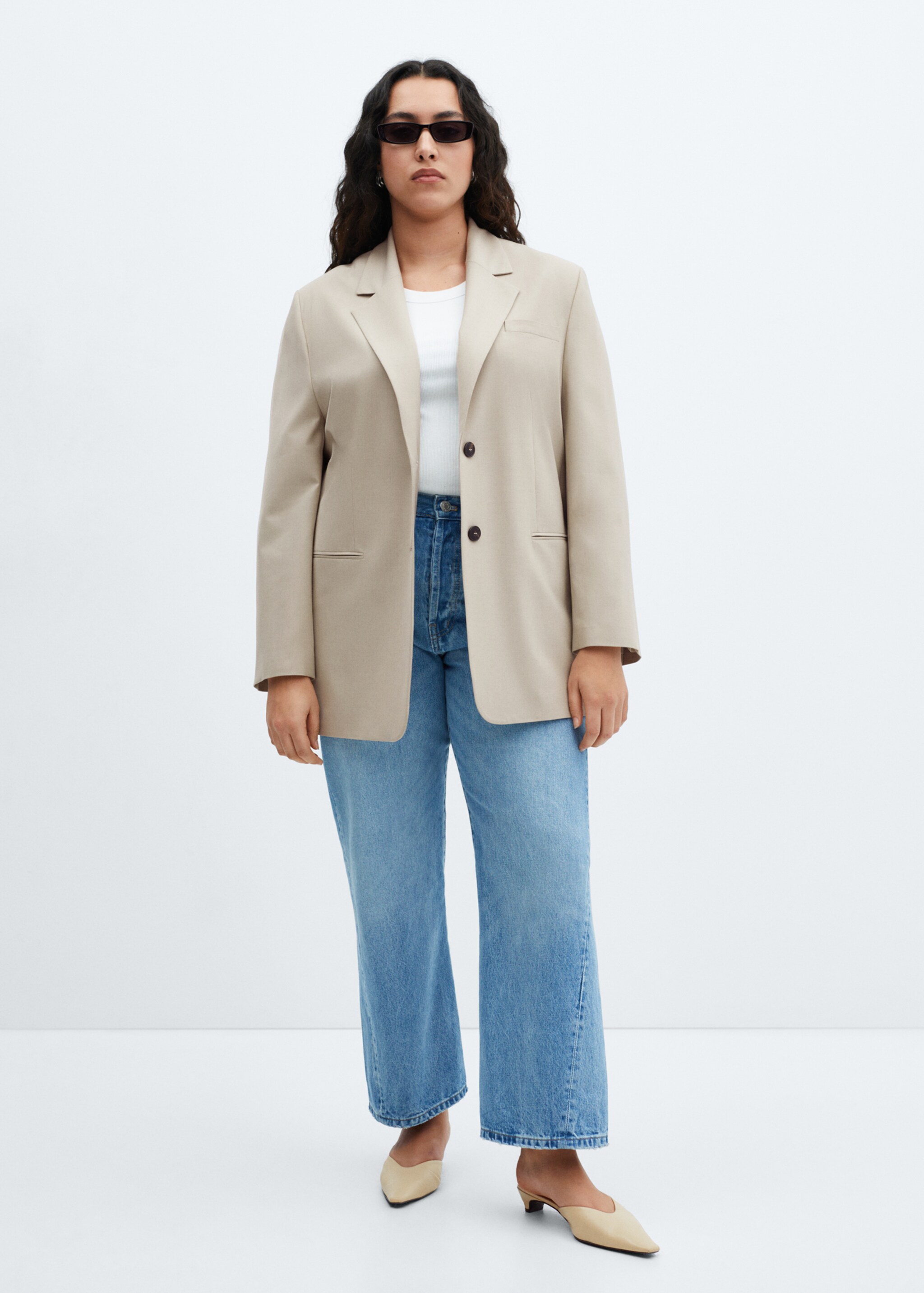 Suit jacket with buttons - Details of the article 3