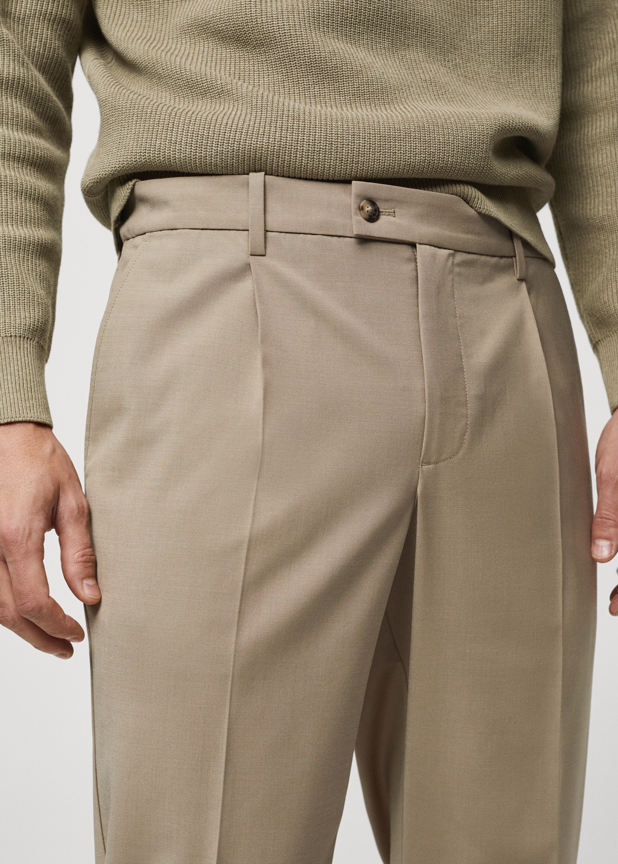 Cold wool trousers with pleat detail - Details of the article 1