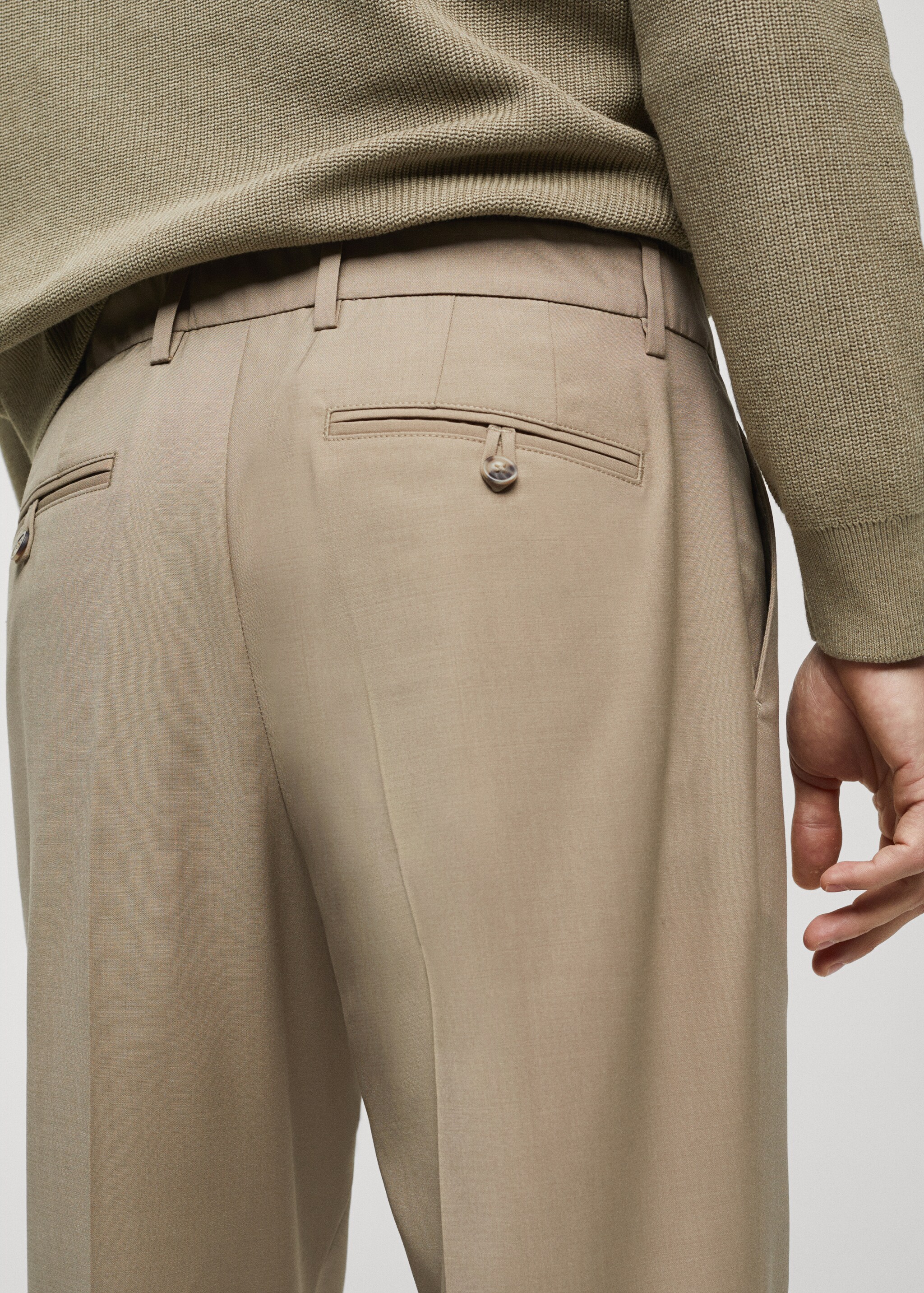 Cold wool trousers with pleat detail - Details of the article 6