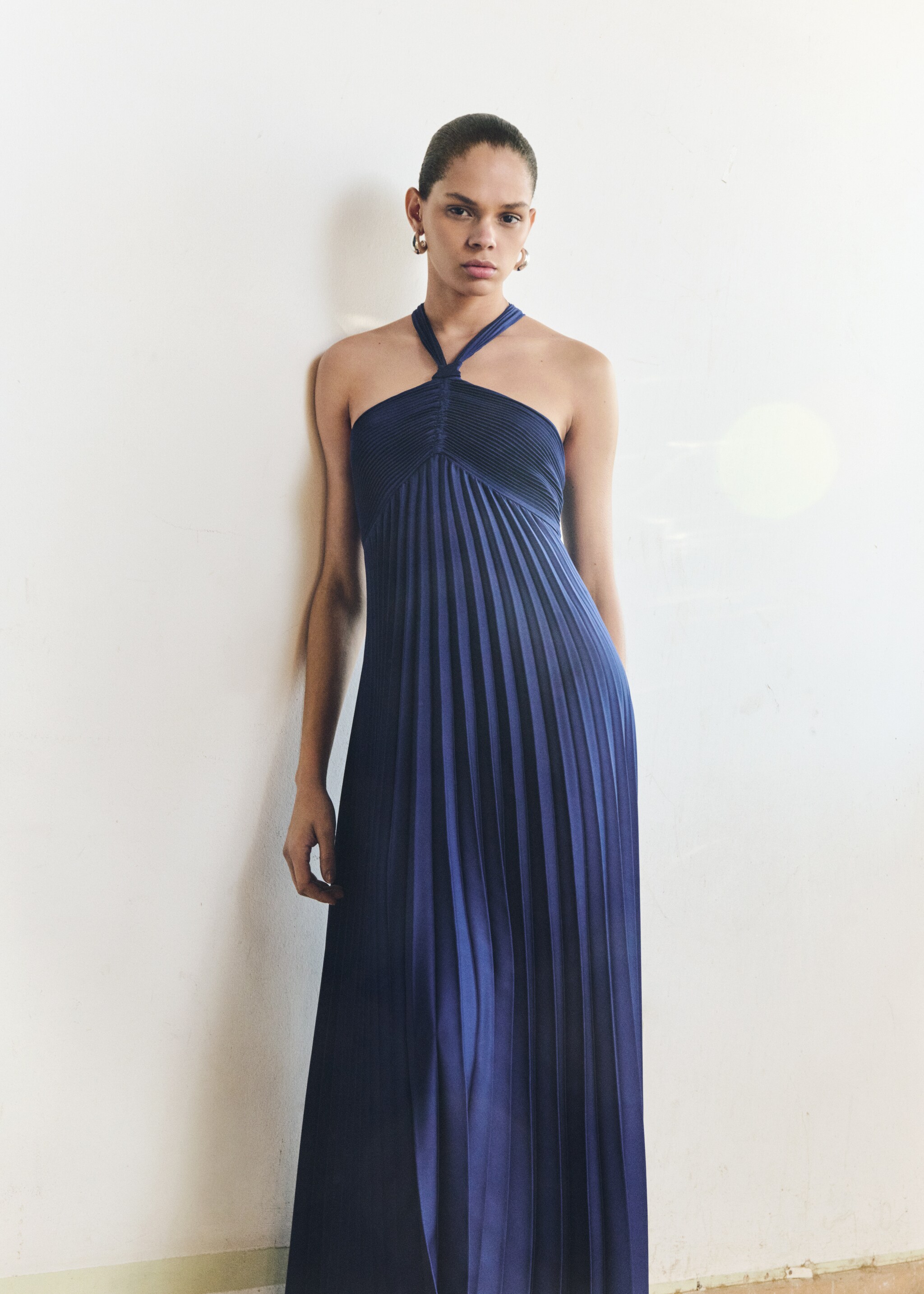 Pleated halter neck dress - Details of the article 7
