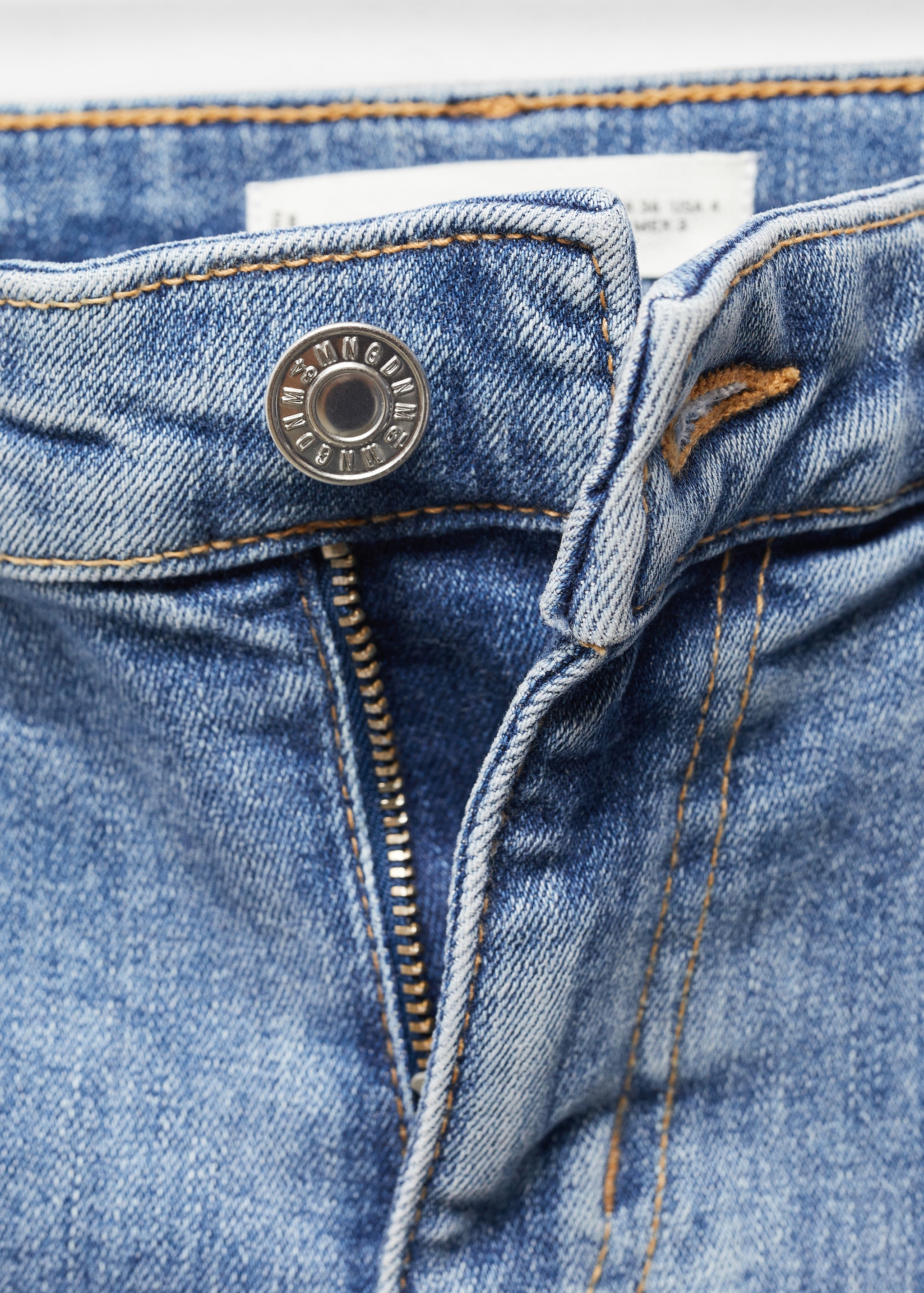 Capri jeans with decorative stitching - Details of the article 8