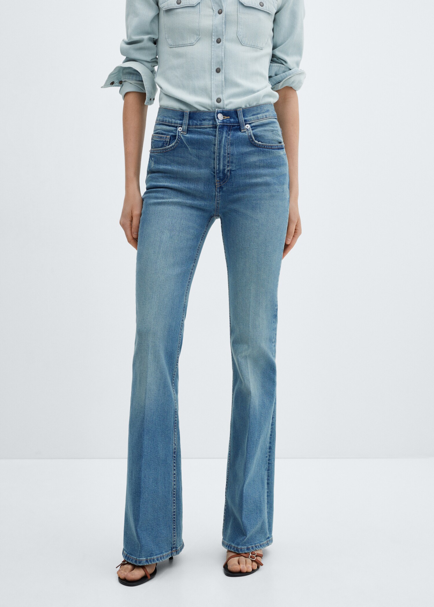 High-waist flared jeans - Medium plane