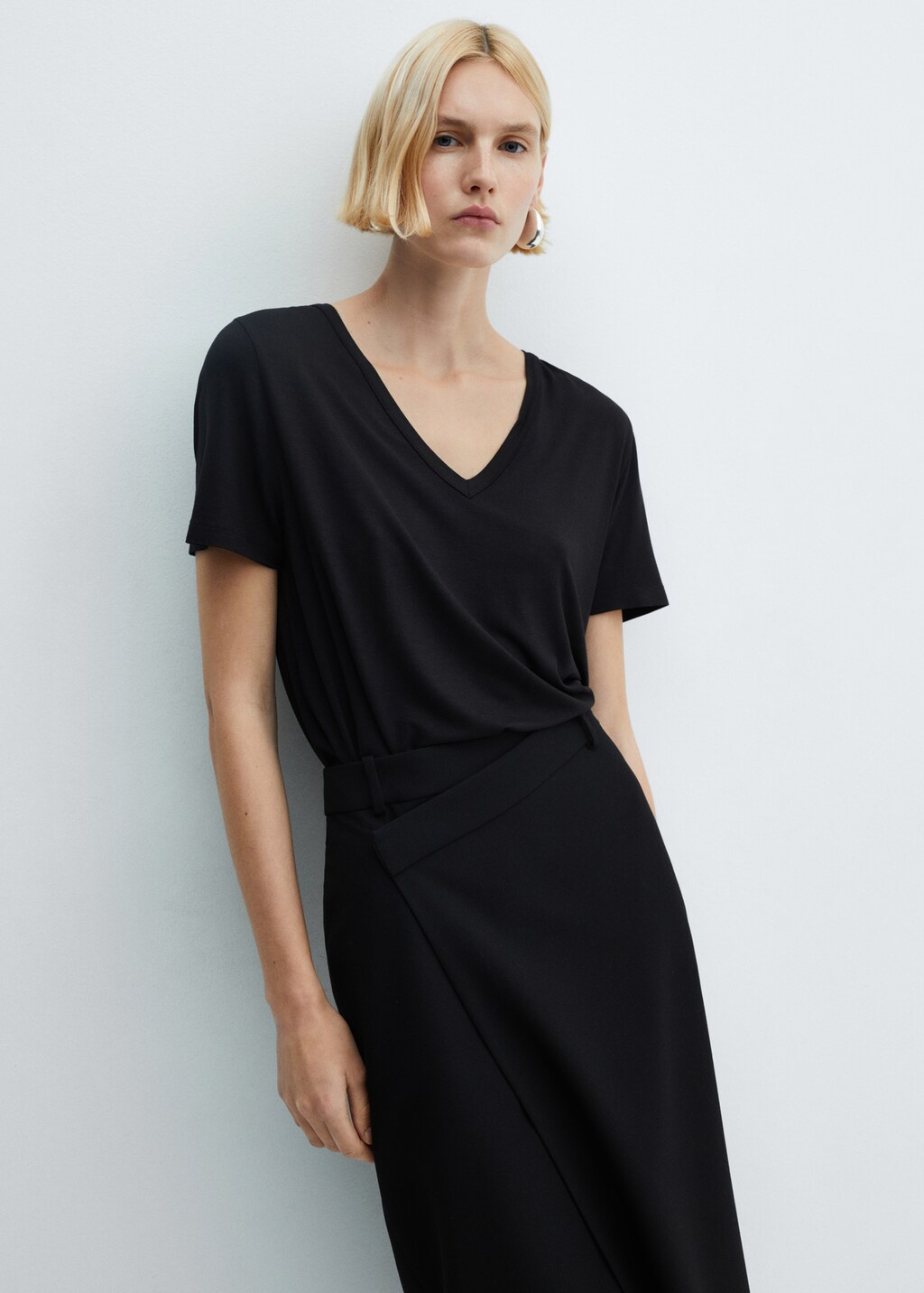 T-Shirt mit V-Ausschnitt - Damen | MANGO Deutschland 