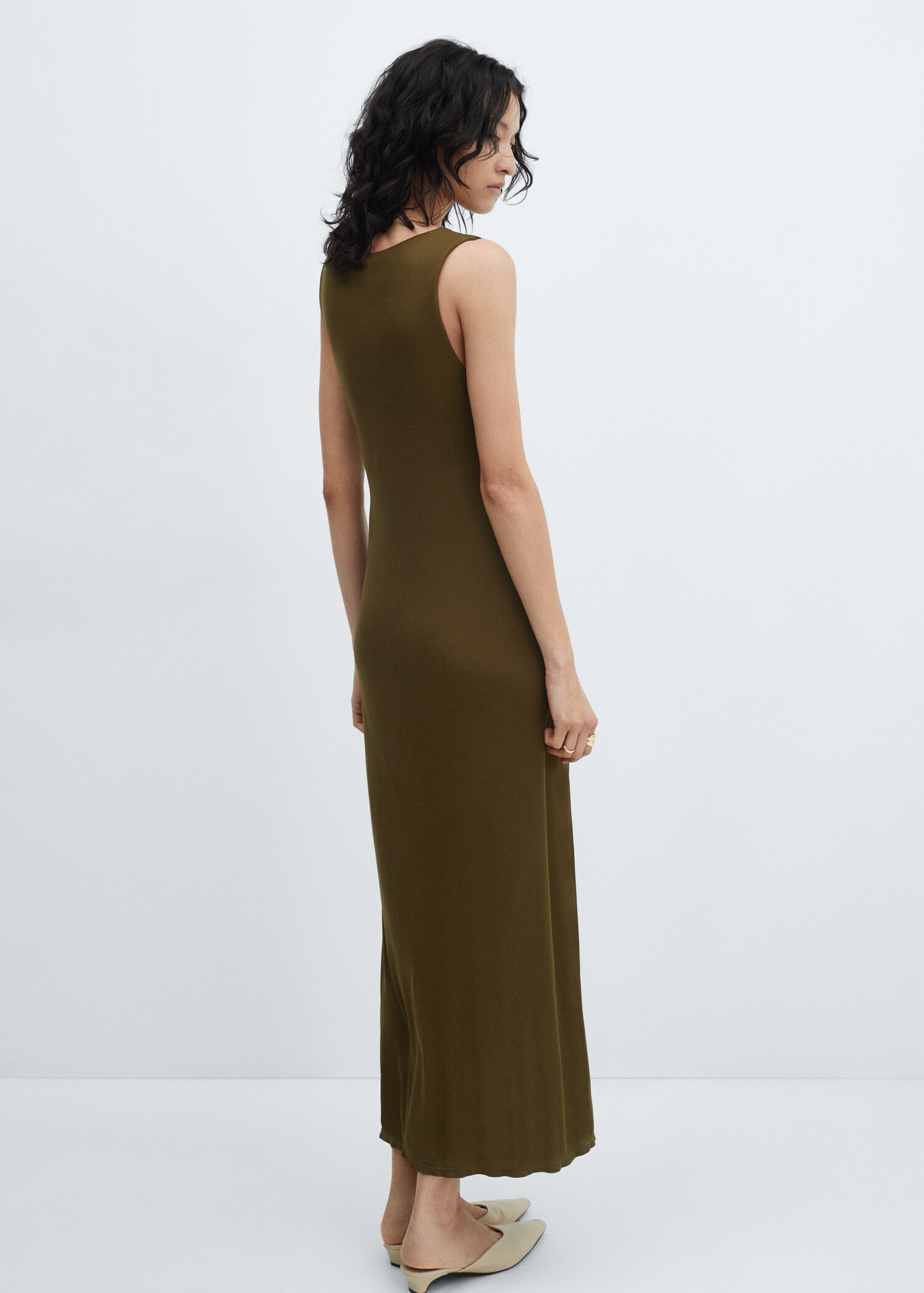 Robe froncée dos ouvert - Verso de l’article