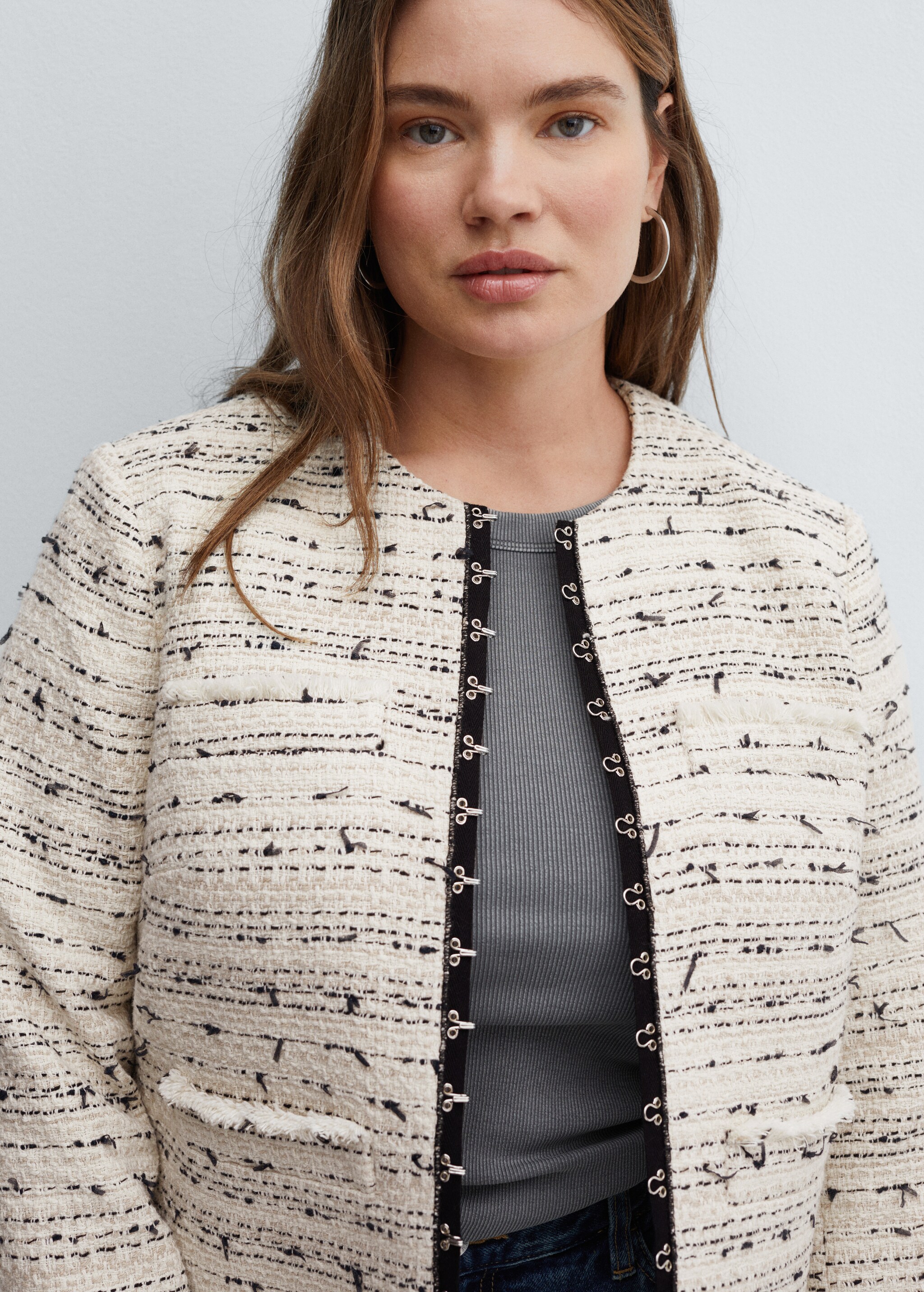 Tweed jacket with hook-and-eye fastenings - Details of the article 4