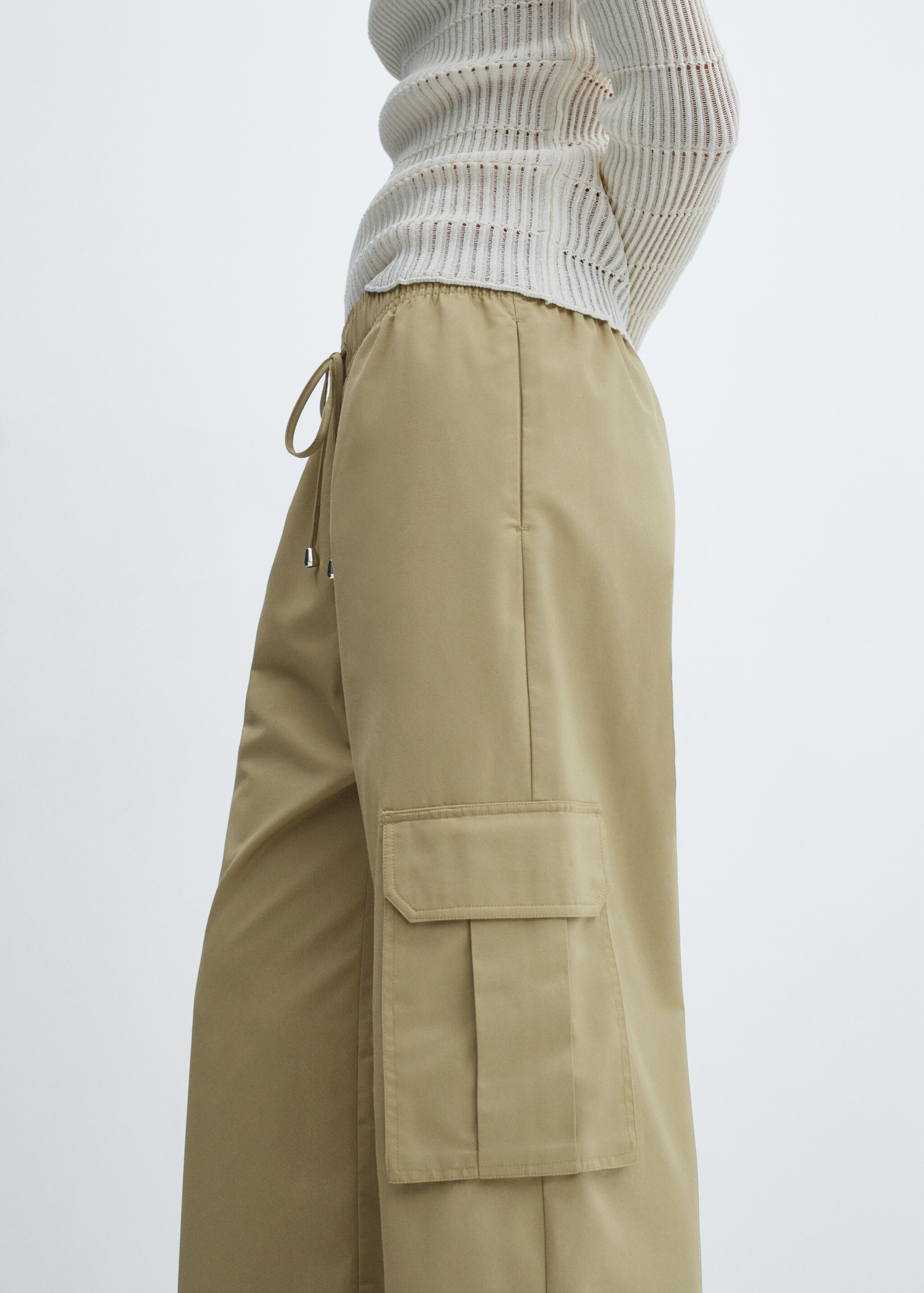 Elastic waist cargo trousers - Details of the article 6