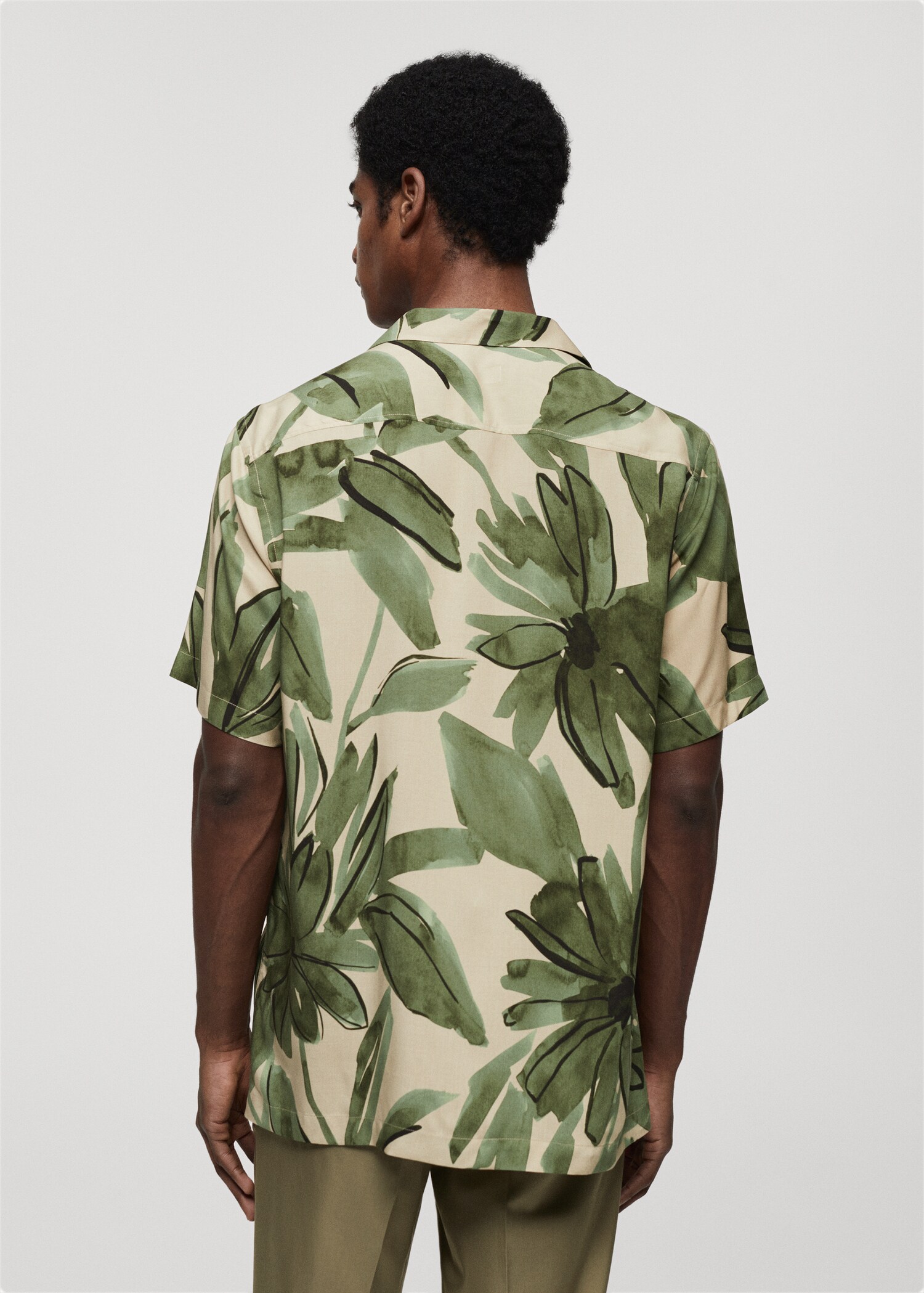 Chemise fluide en imprimé tropical - Verso de l’article