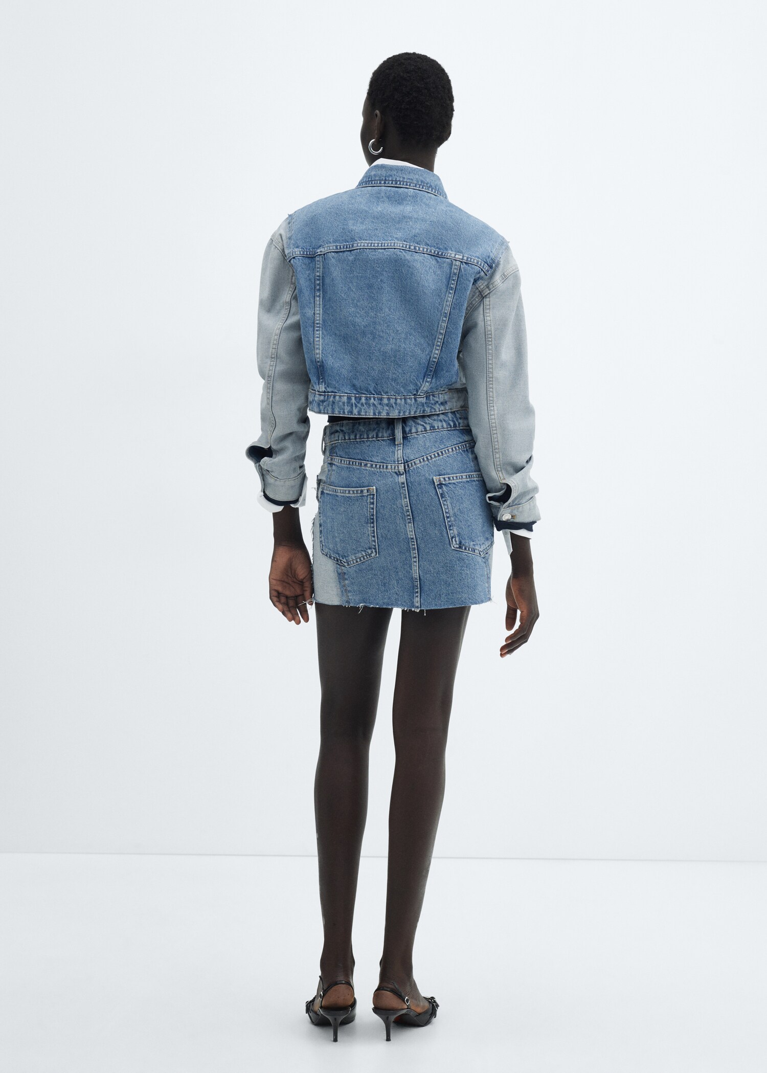 Two-tone denim miniskirt - Reverse of the article