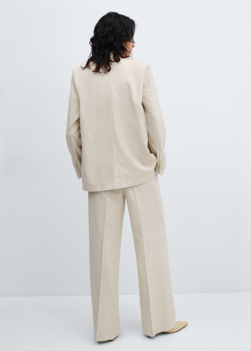 Pleated suit trousers Women MANGO Montenegro