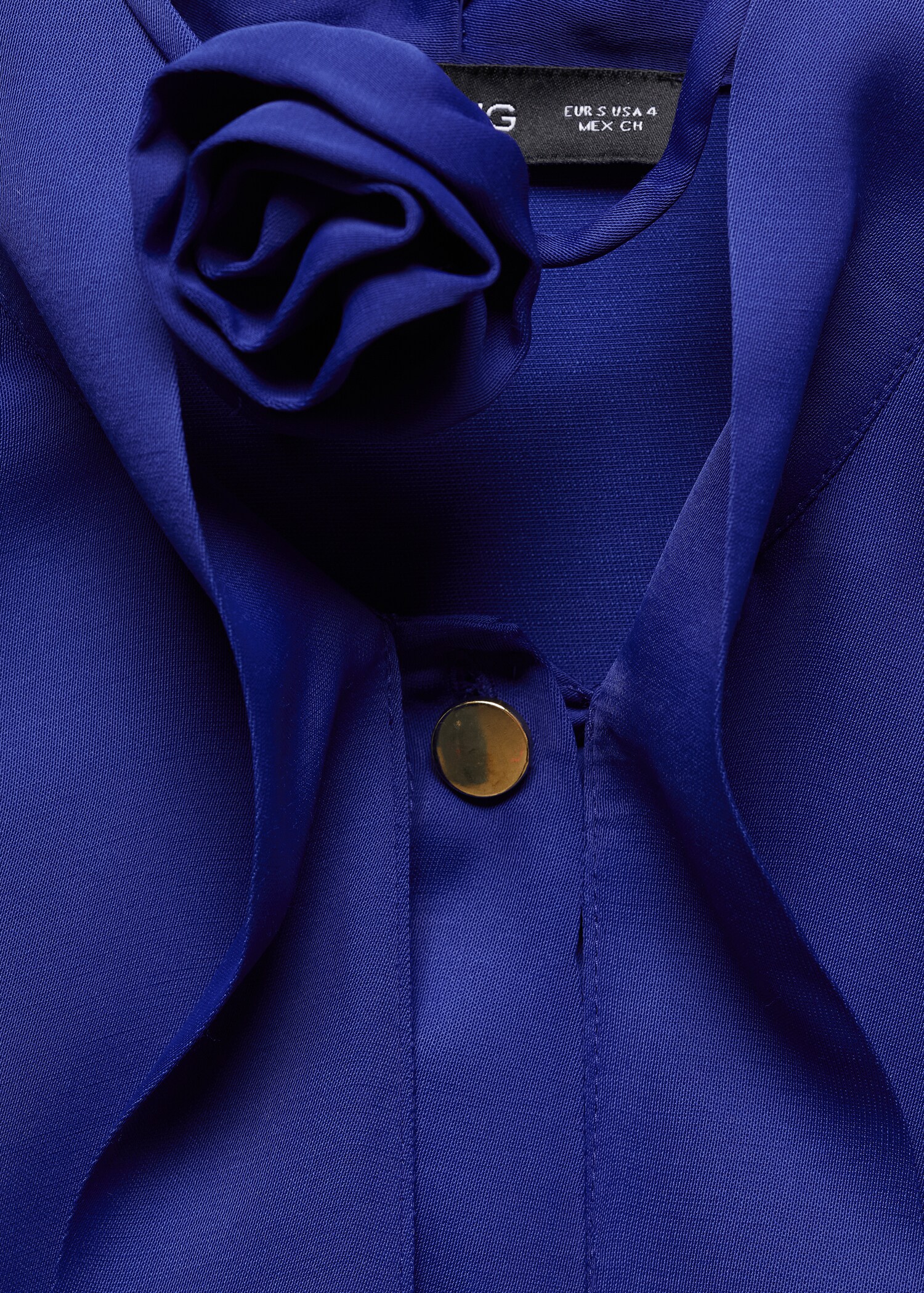 Blouse satinée ras-de-cou fleur - Détail de l'article 8