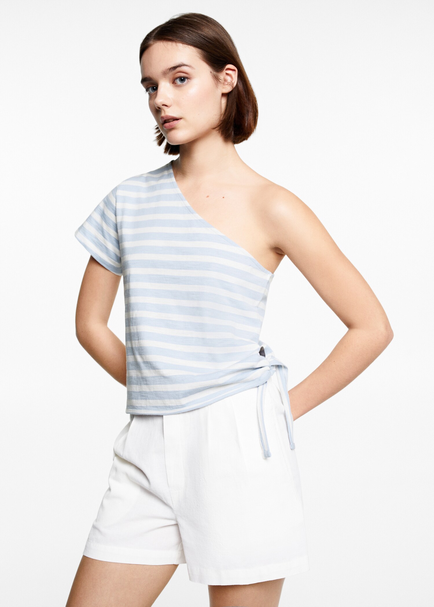 Asymmetrisches T-Shirt mit Schleife - Mittlere Ansicht