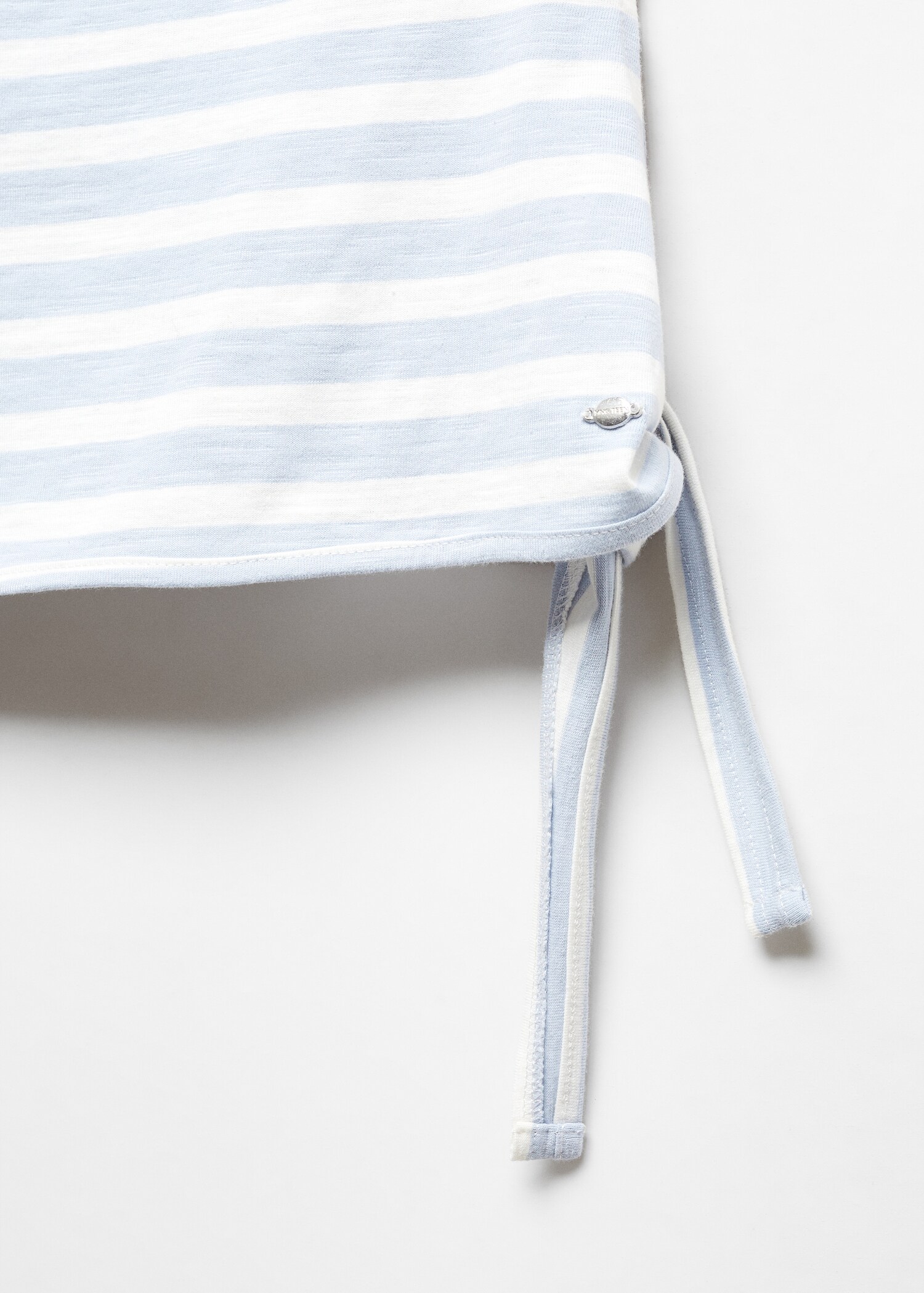 Asymmetrisches T-Shirt mit Schleife - Detail des Artikels 8