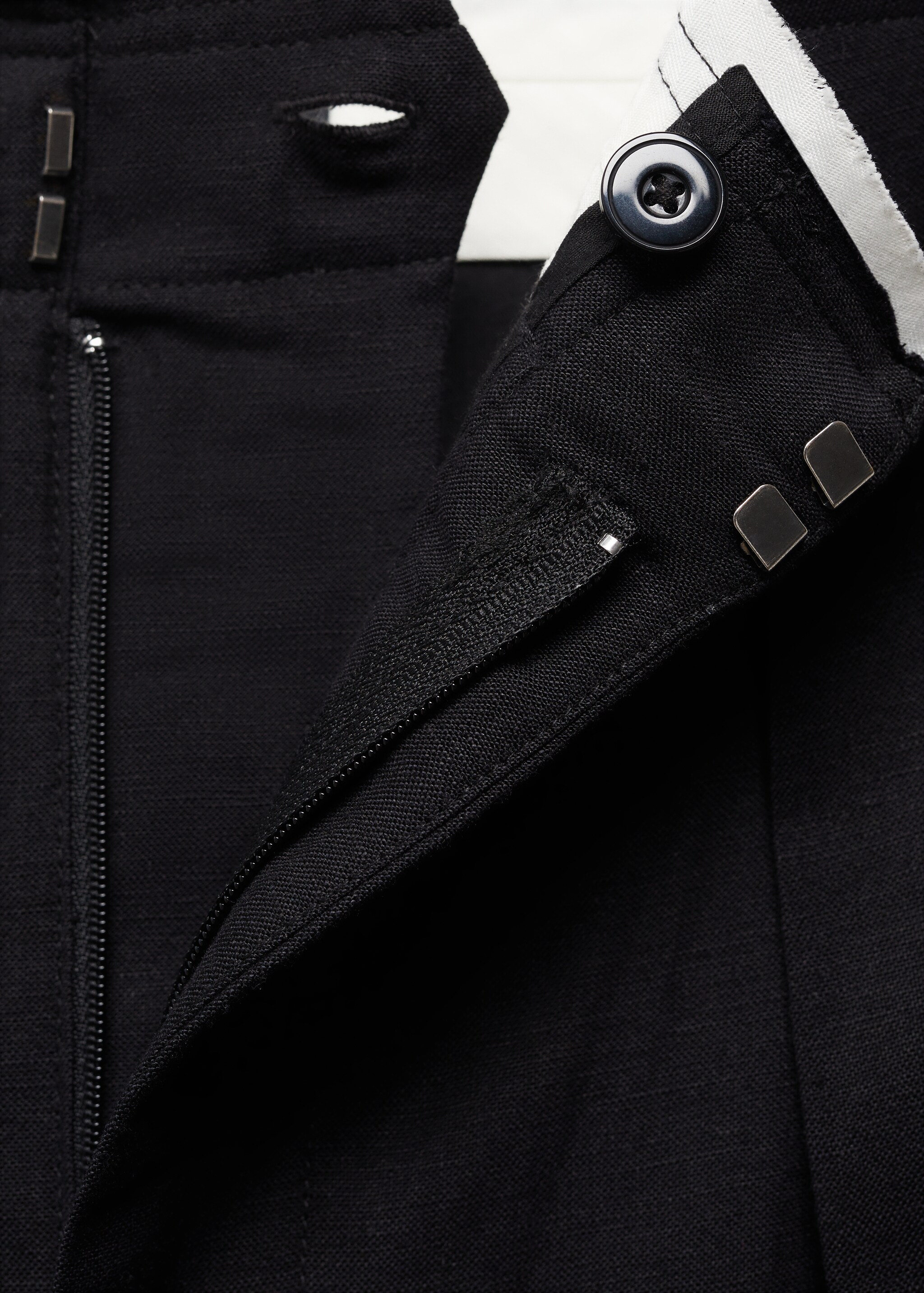 Contrast-trim pleated trousers - Details of the article 8