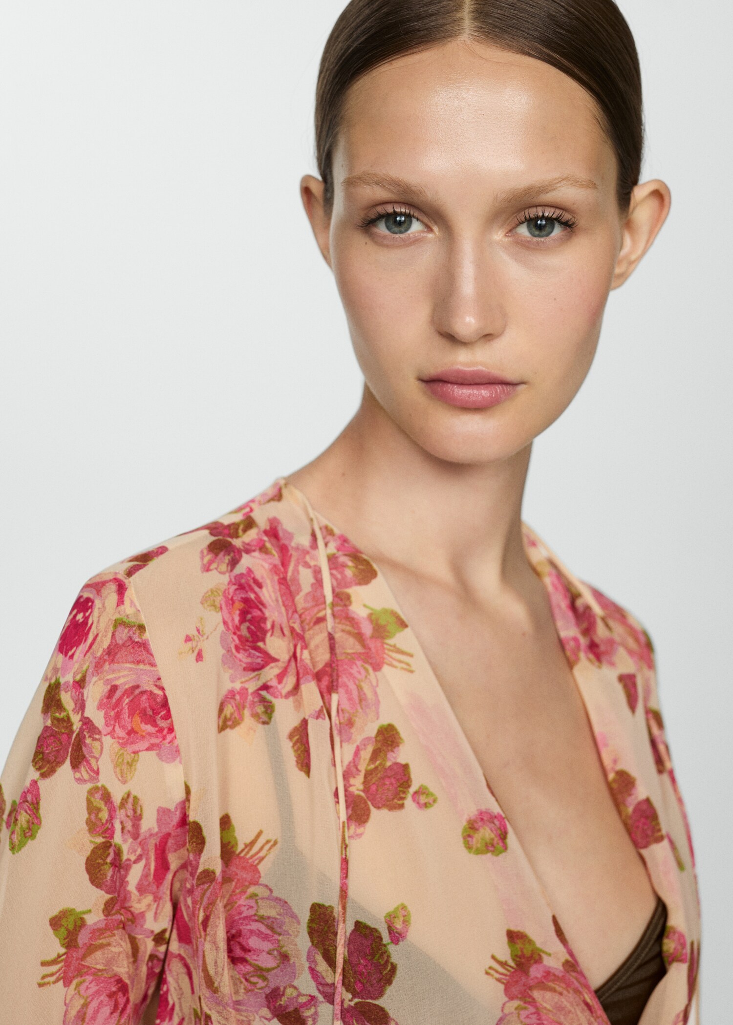 Floral print crossover blouse - Details of the article 1