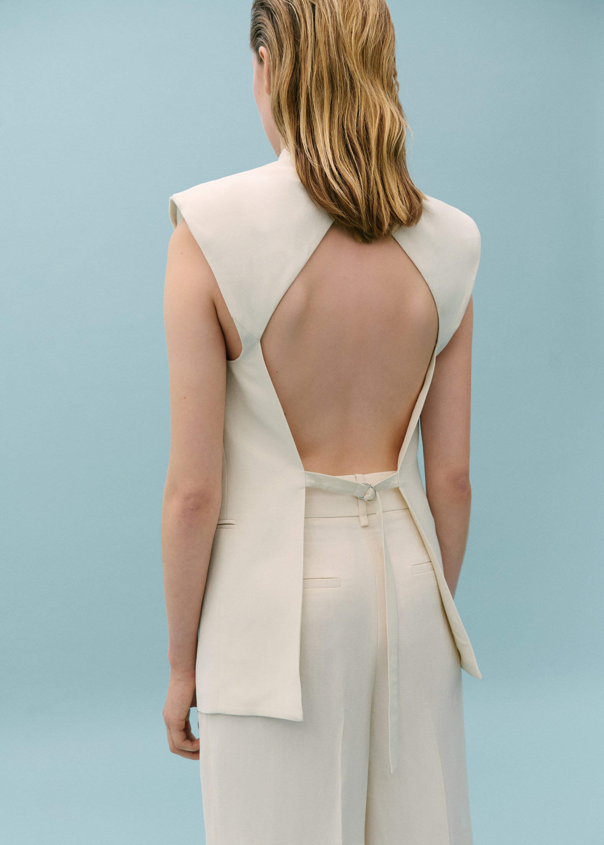 Suit waistcoat with open back - Reverse of the article
