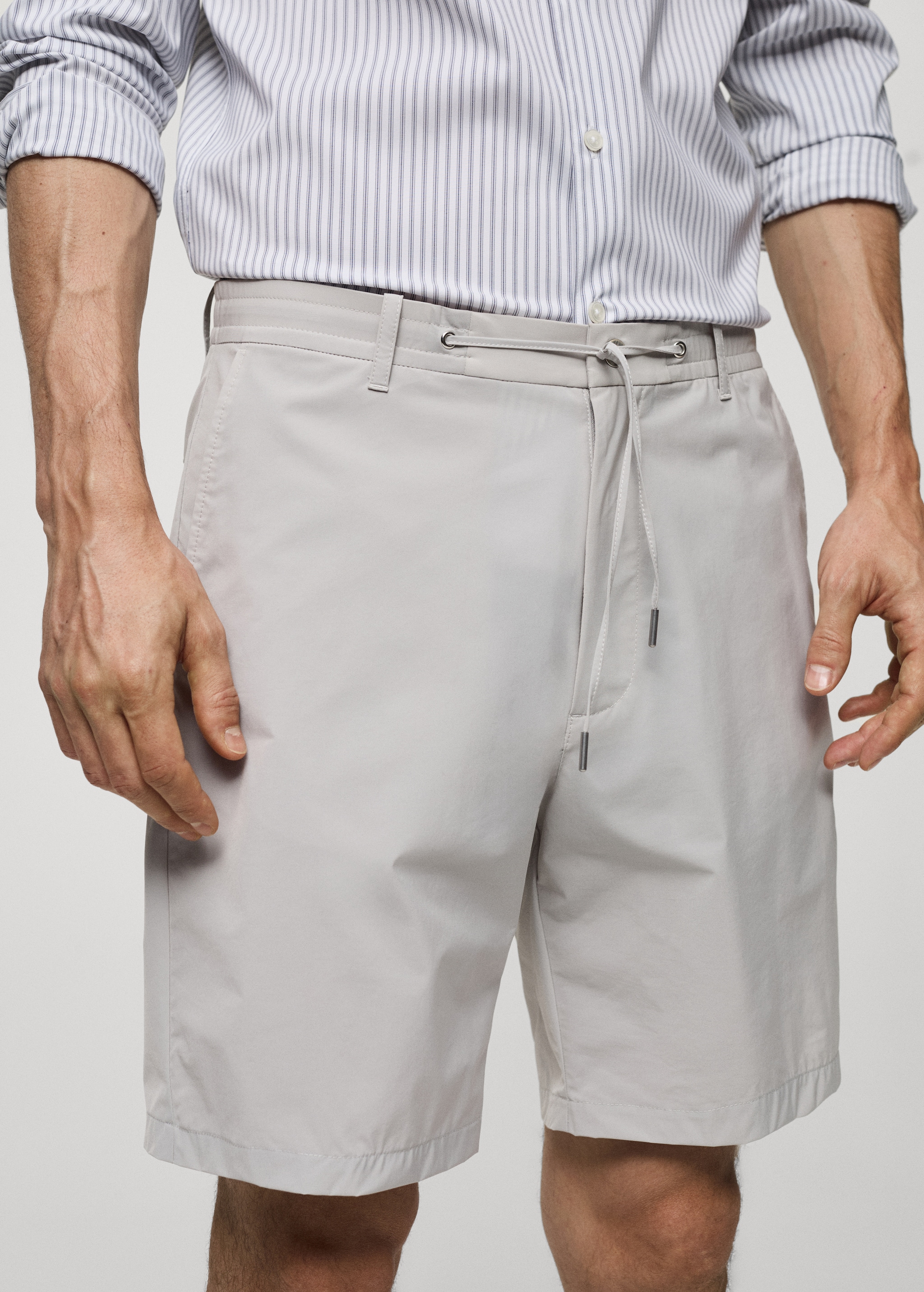 Regular-fit bermuda shorts with drawstring  - Details of the article 1