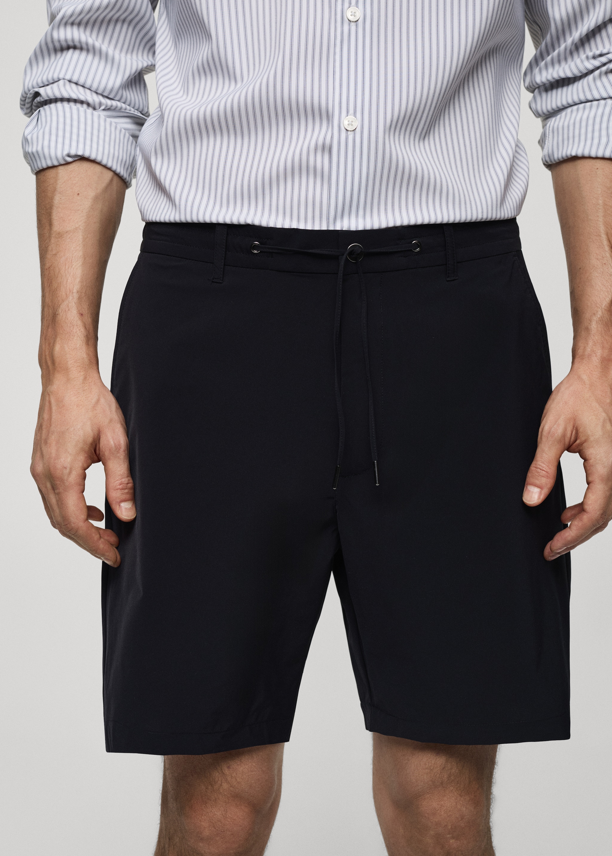 Regular-fit bermuda shorts with drawstring  - Details of the article 1