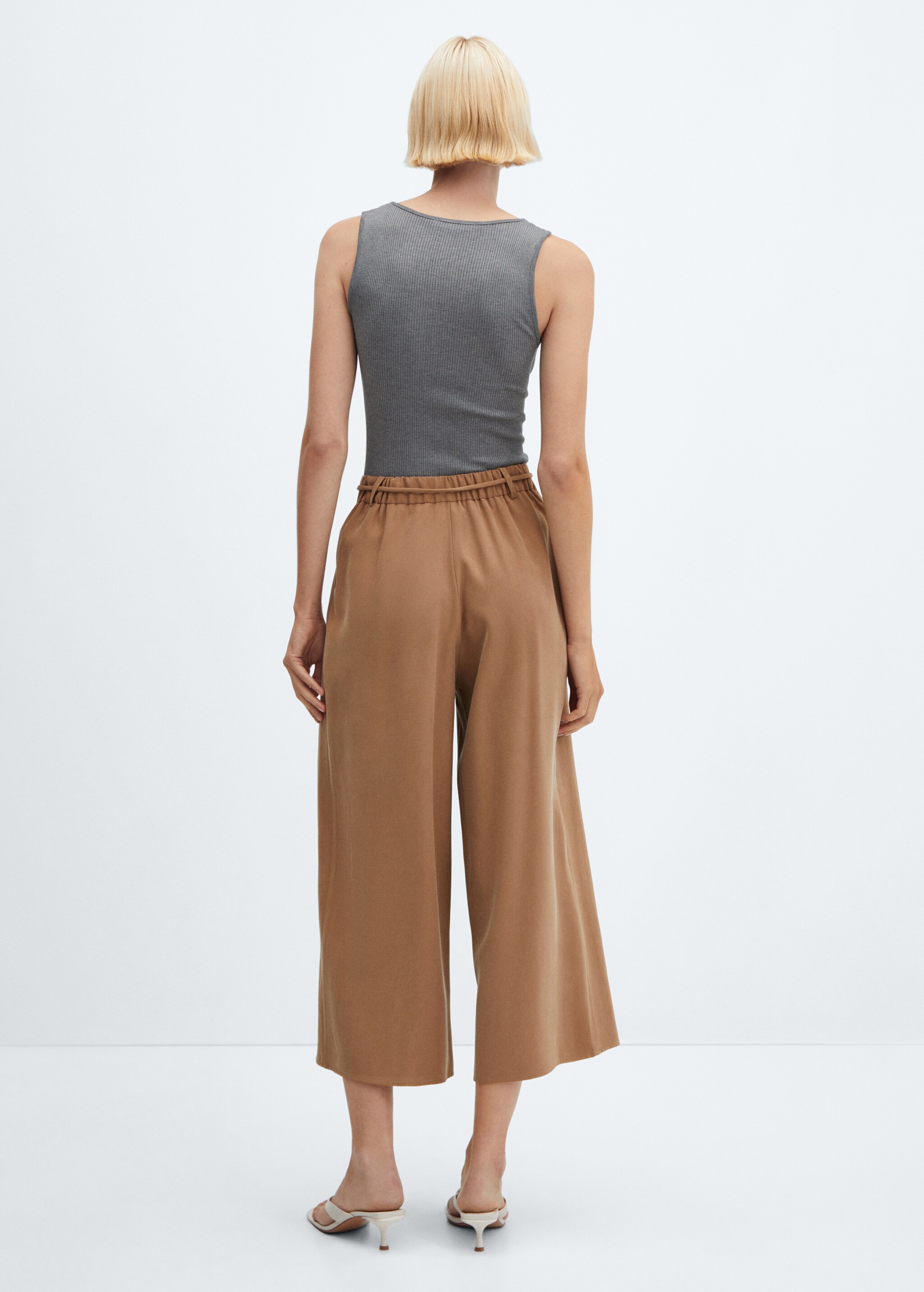 Wideleg trousers with belt - Reverse of the article