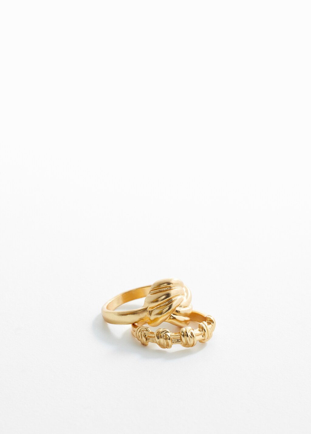 Set of interlocking rings