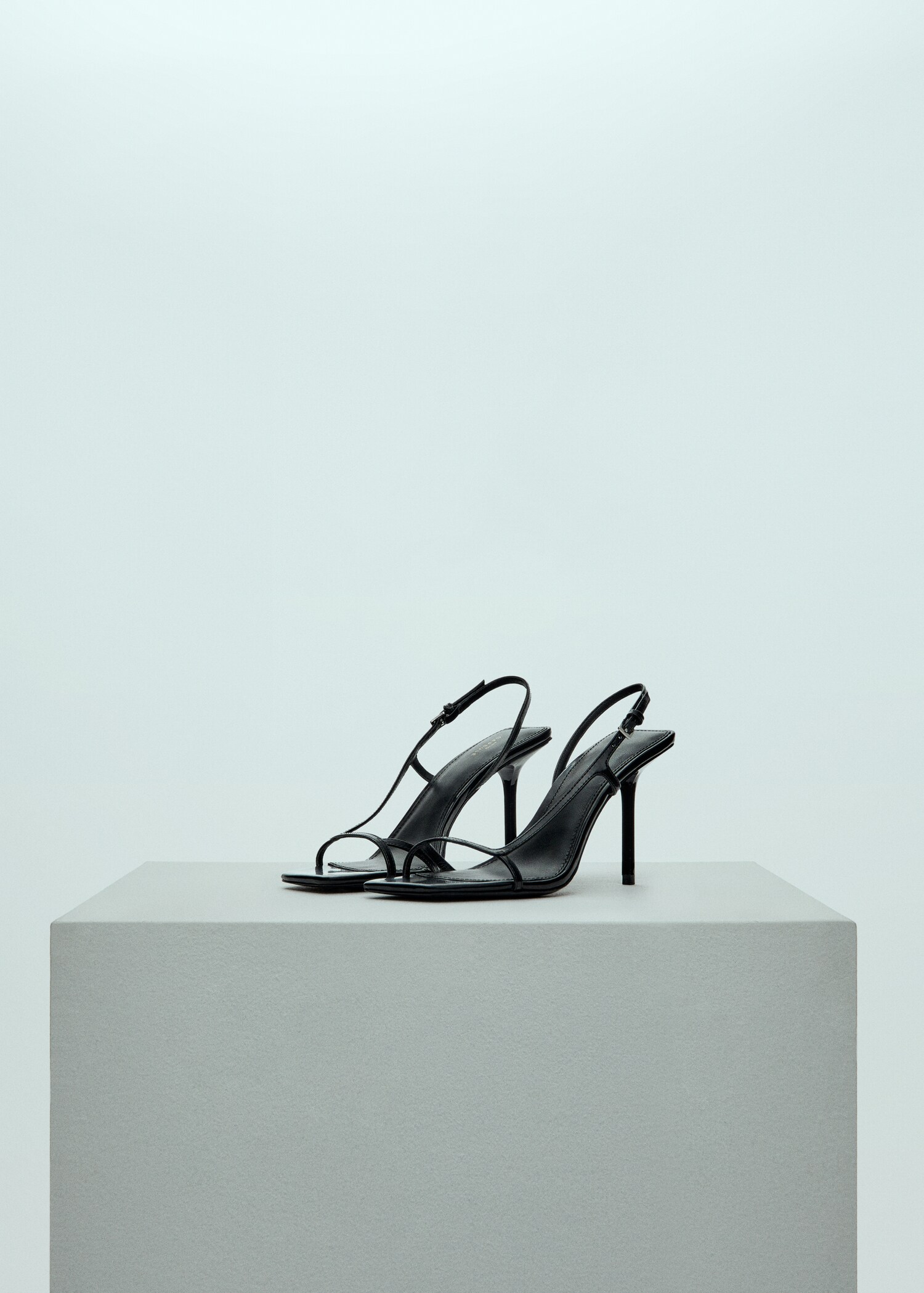 Leather straps sandals - Medium plane