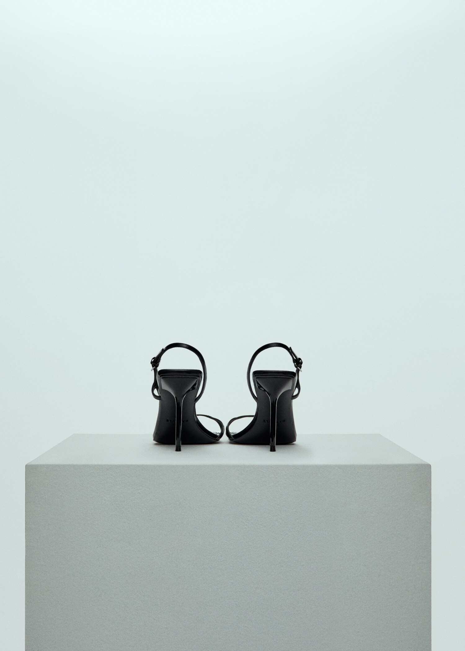 Leather straps sandals - Details of the article 3