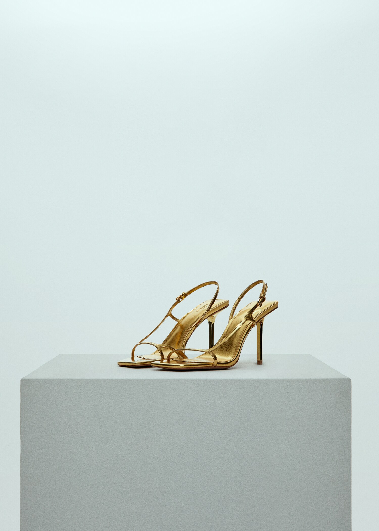 Leather straps sandals - Medium plane