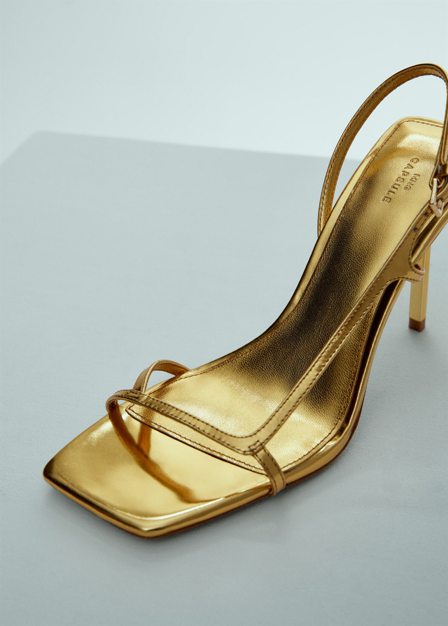 Leather straps sandals - Details of the article 1