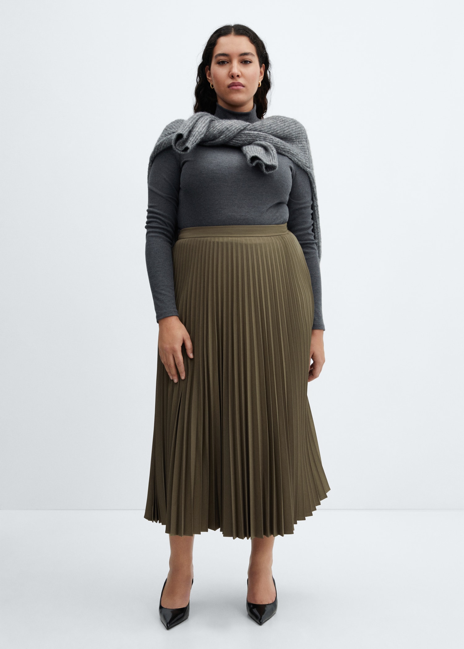 Pleated long skirt MANGO Japan