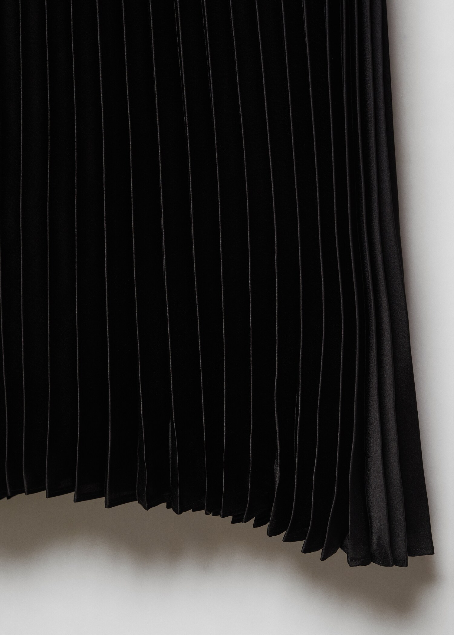Satin pleated skirt - Details of the article 8