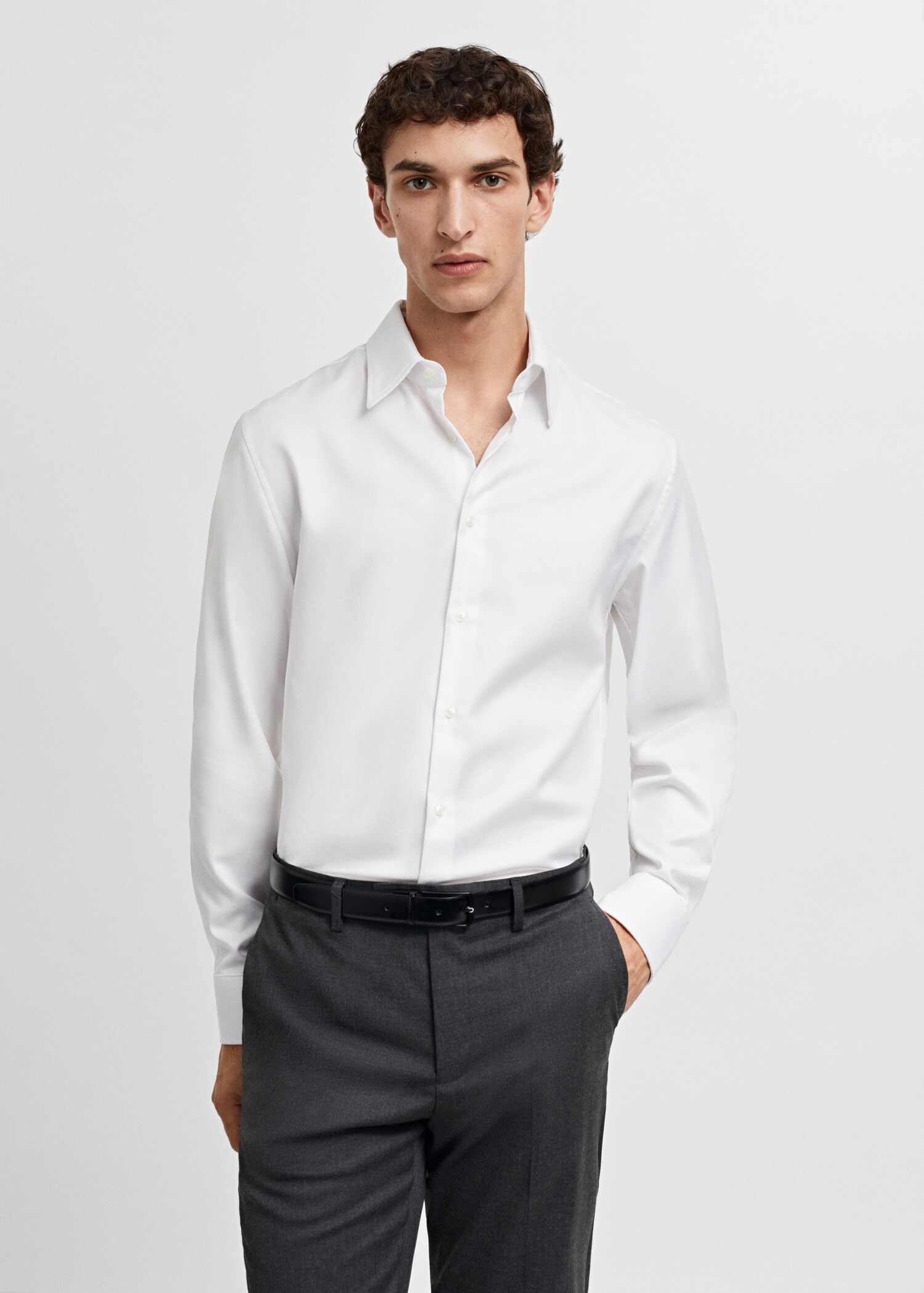 Chemise costume regular-fit structurée - Plan moyen