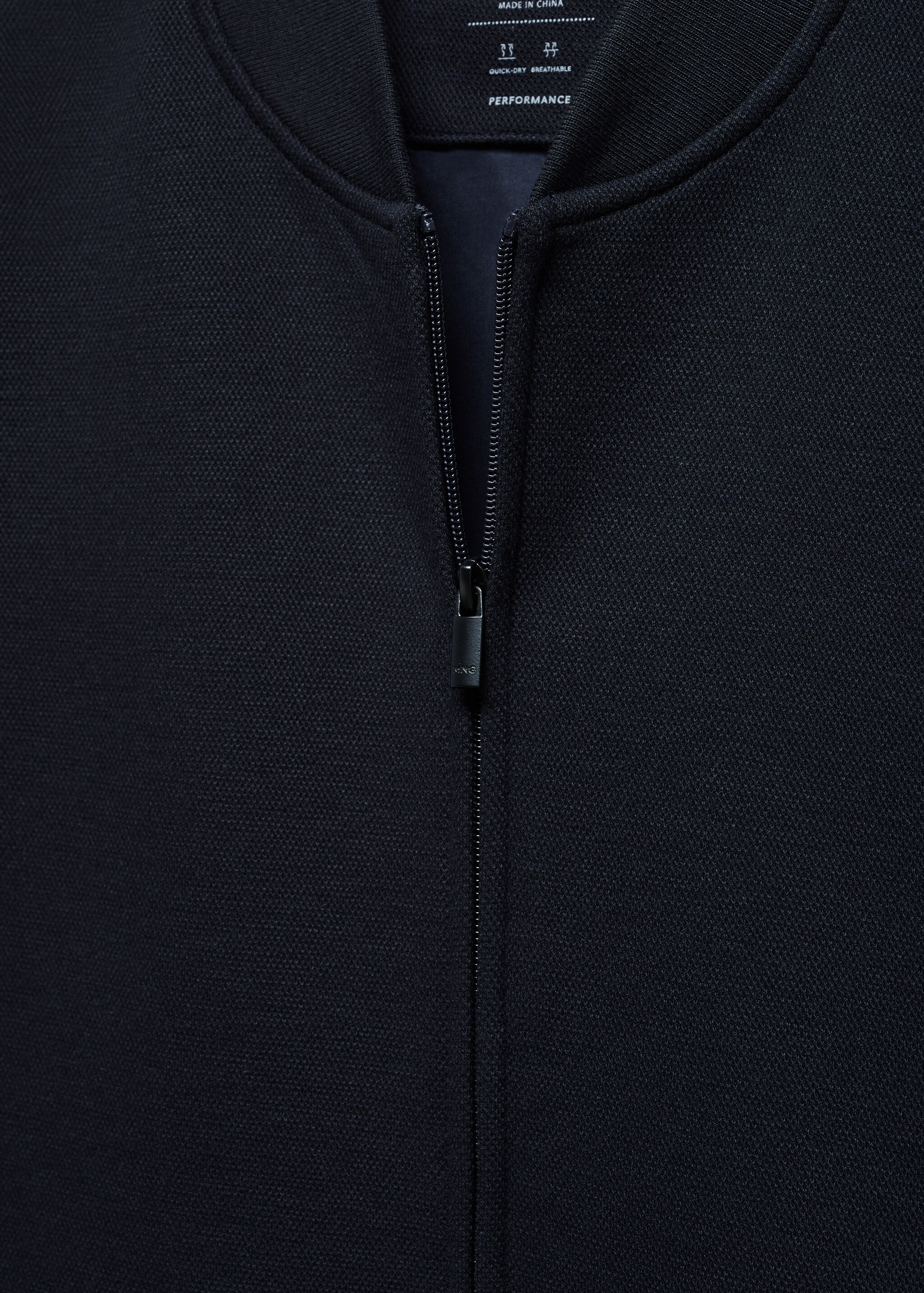 Breathable structured gilet - Details of the article 8