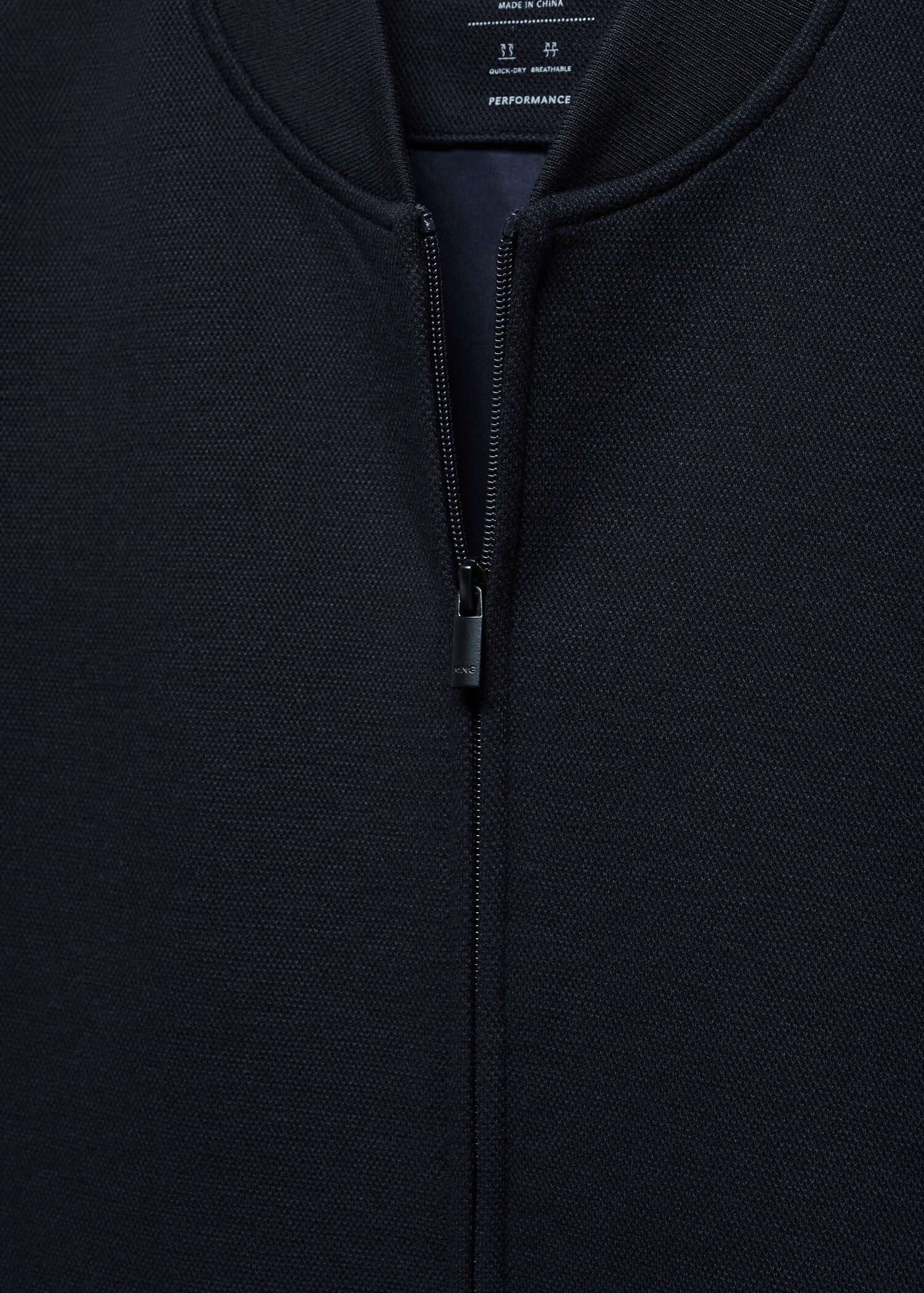 Breathable structured gilet - Details of the article 8