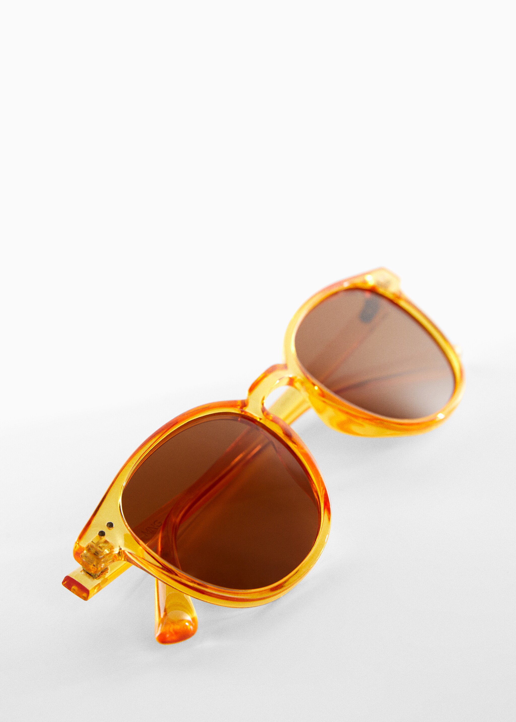 Поляризованные солнцезащитные очки - Деталь изделия 2