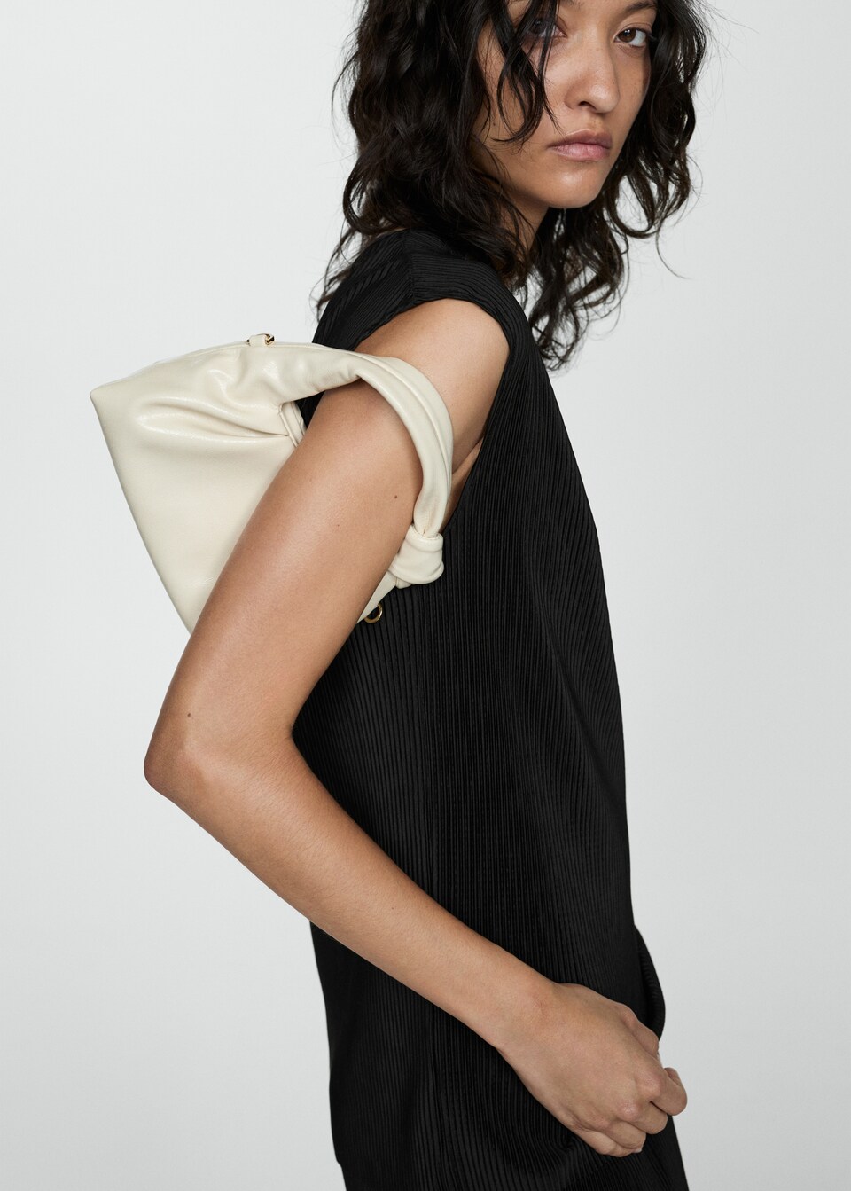 Sleeveless pleated top